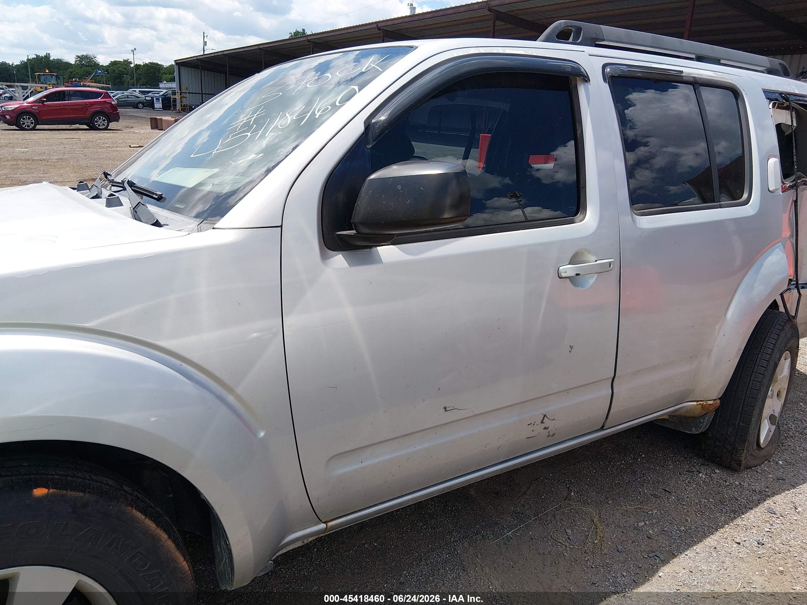2010 Nissan Pathfinder S Silver vin: 5N1AR1NB4AC625376
