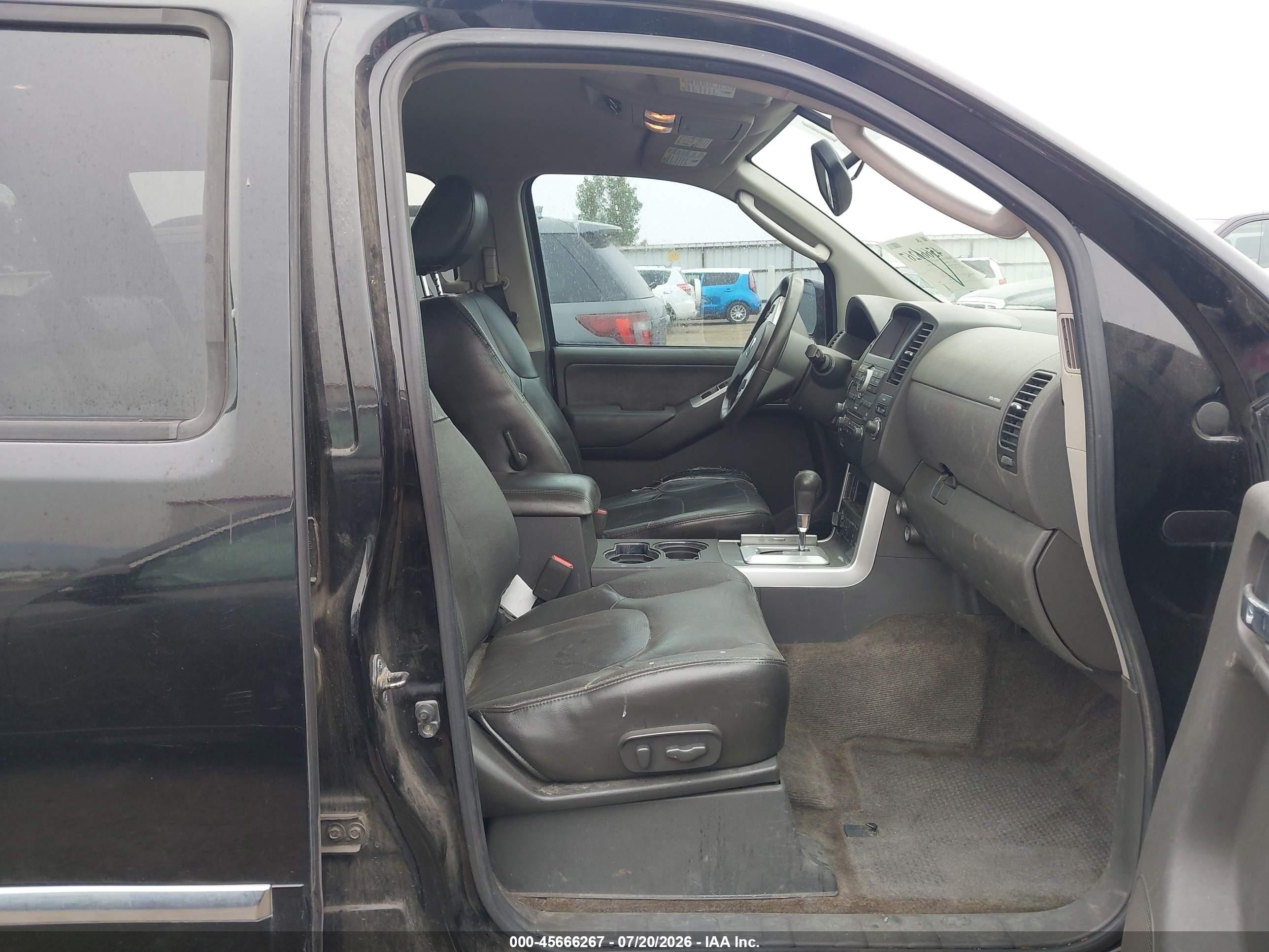 2011 Nissan Pathfinder Silver Black vin: 5N1AR1NB4BC605243