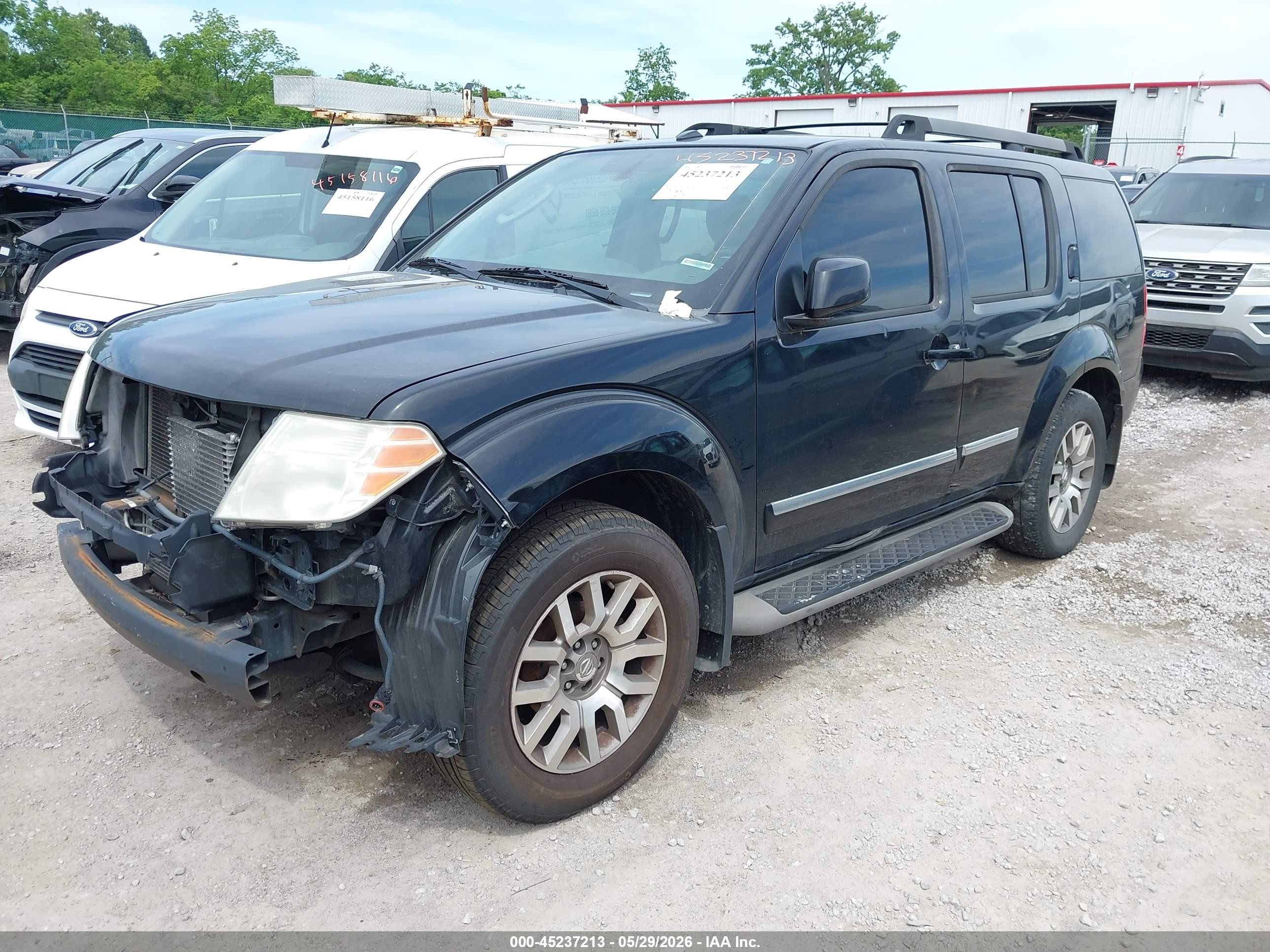 2011 Nissan Pathfinder Le Black vin: 5N1AR1NB4BC628649