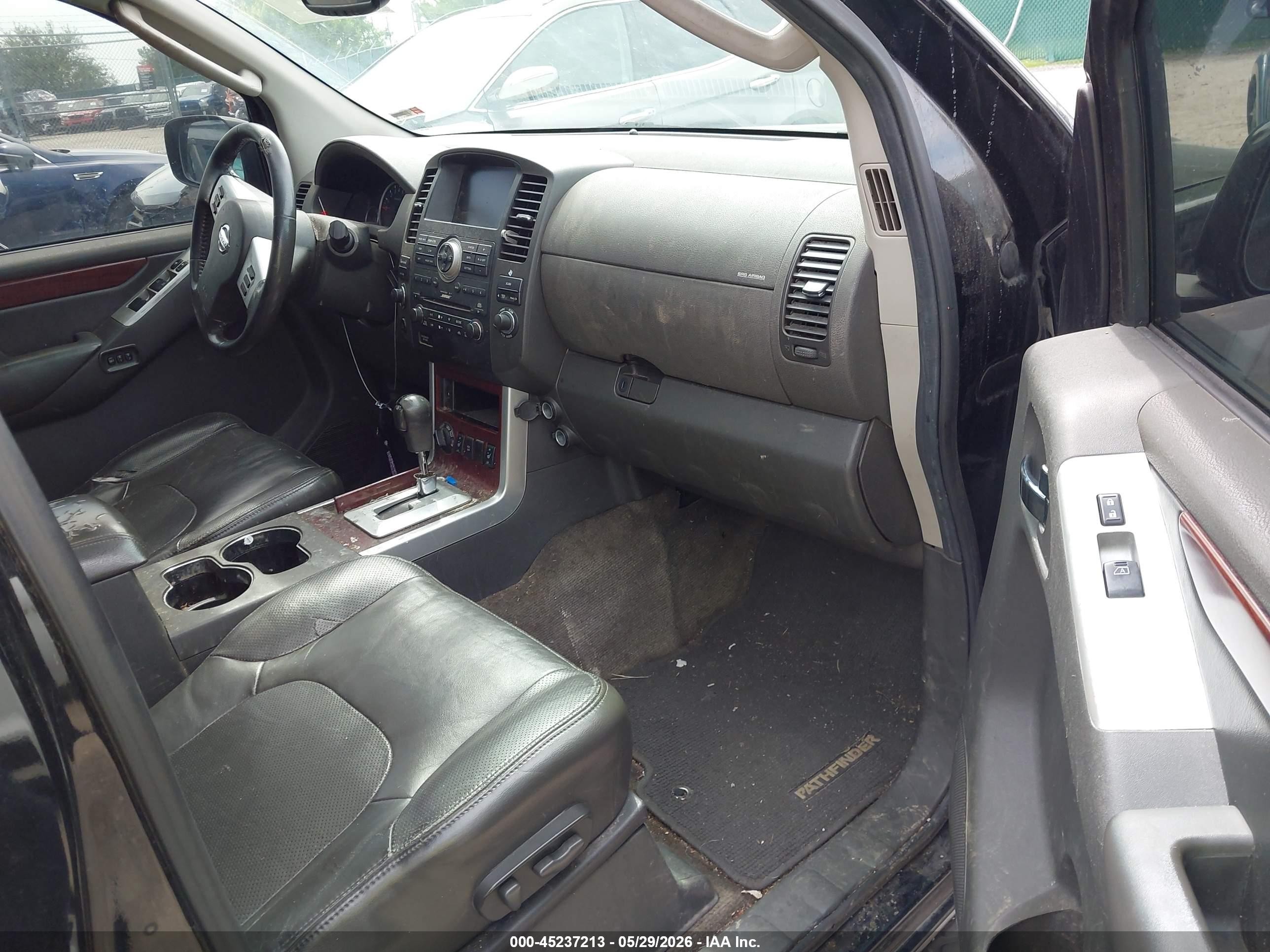 2011 Nissan Pathfinder Le Black vin: 5N1AR1NB4BC628649