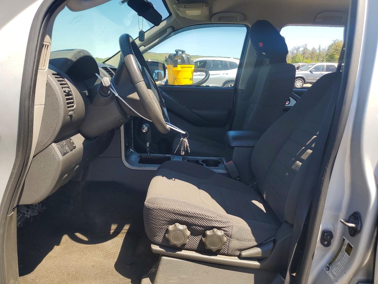 2012 Nissan Pathfinder S Silver vin: 5N1AR1NB4CC612355