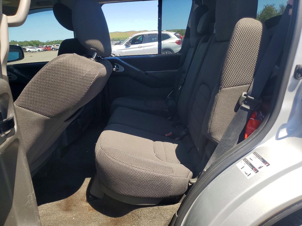 2012 Nissan Pathfinder S Silver vin: 5N1AR1NB4CC612355