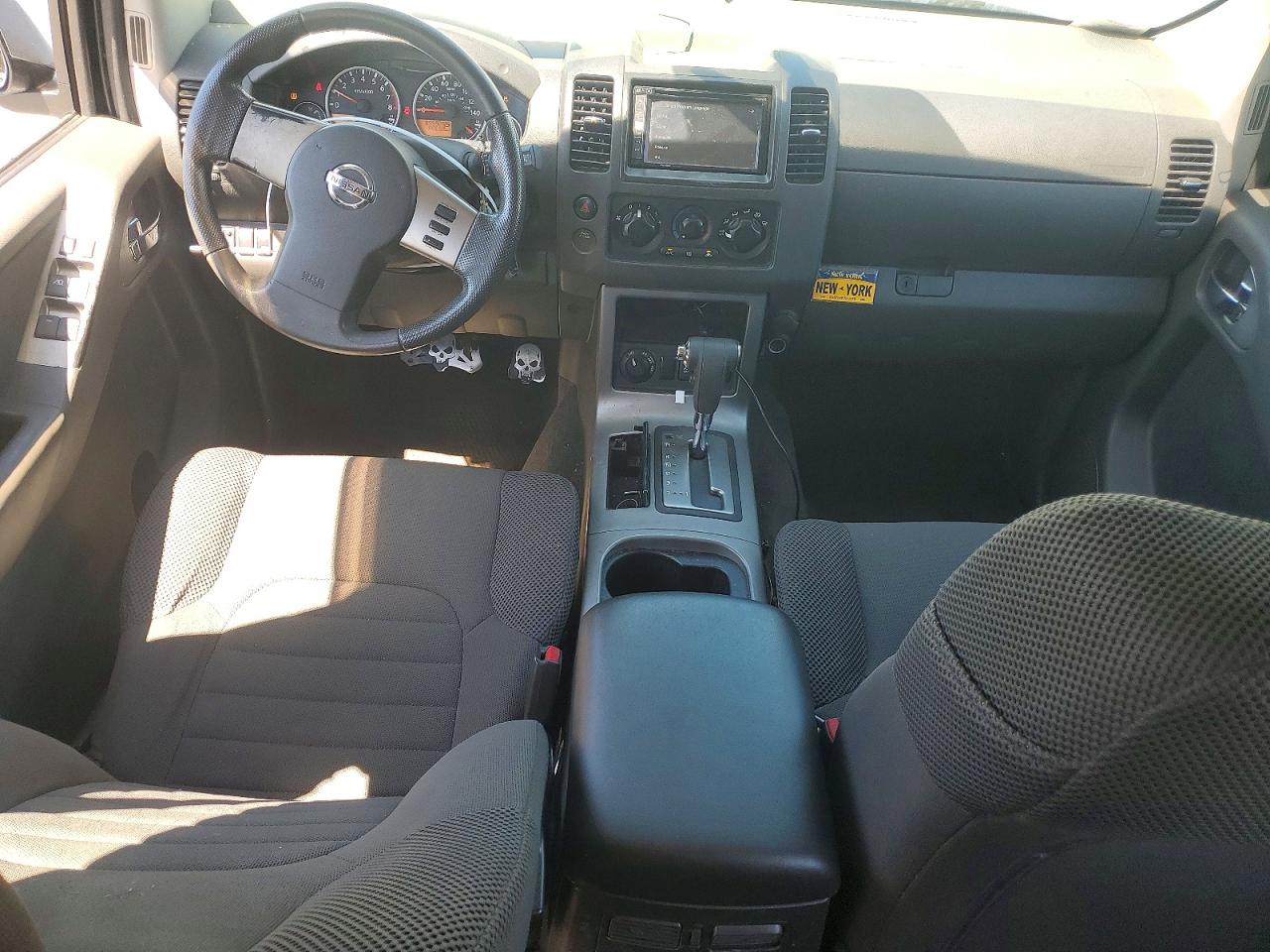 2012 Nissan Pathfinder S Silver vin: 5N1AR1NB4CC612355