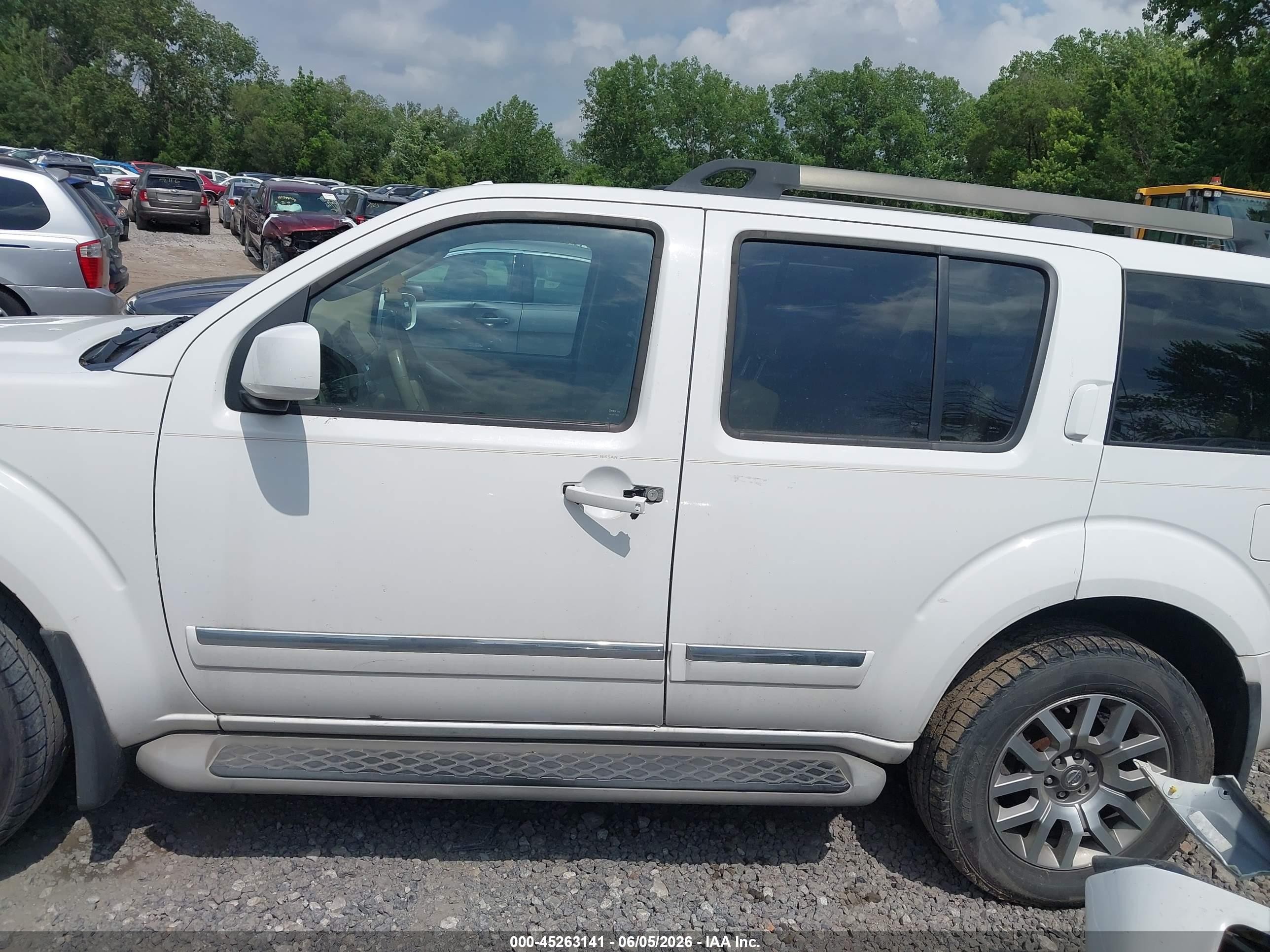 2012 Nissan Pathfinder Le Белый vin: 5N1AR1NB4CC627390