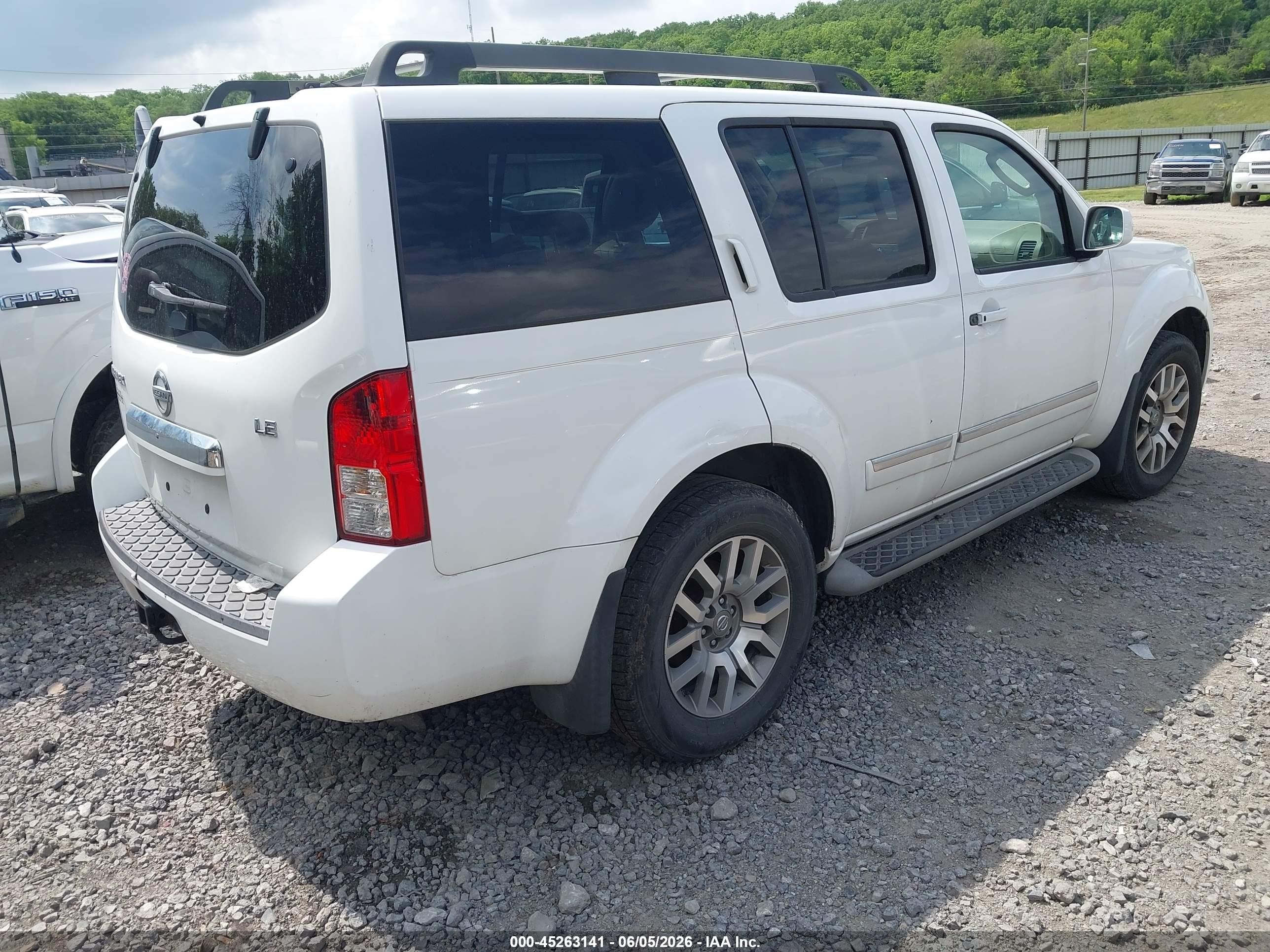 2012 Nissan Pathfinder Le Белый vin: 5N1AR1NB4CC627390
