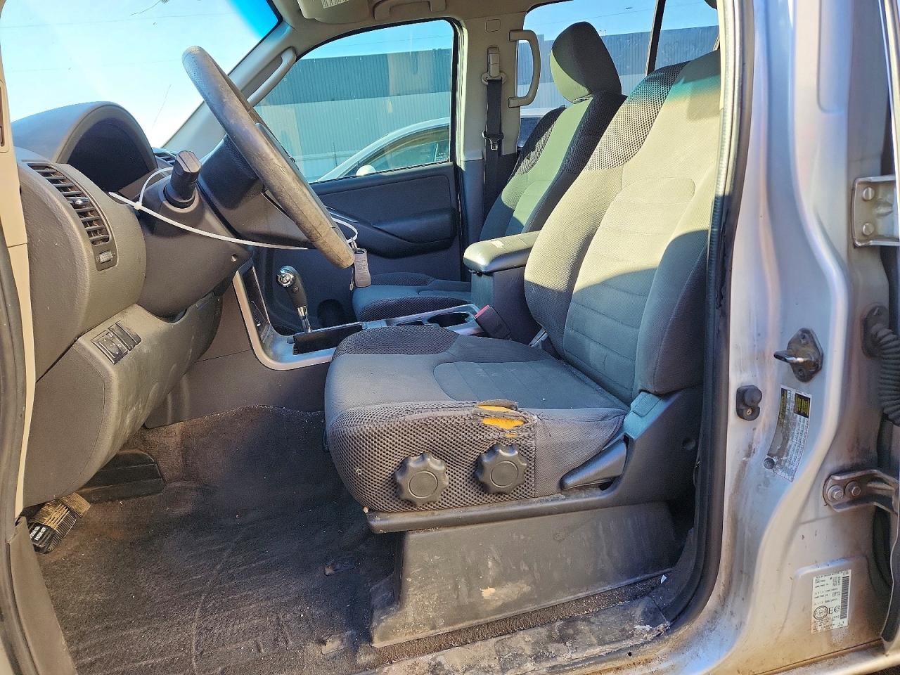 2010 Nissan Pathfinder S Silver vin: 5N1AR1NB5AC612992