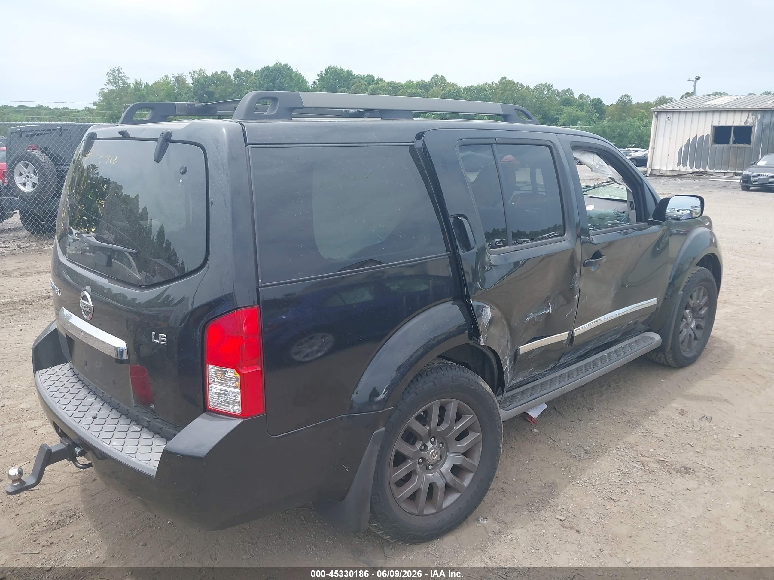 2010 Nissan Pathfinder Le Black vin: 5N1AR1NB5AC618291