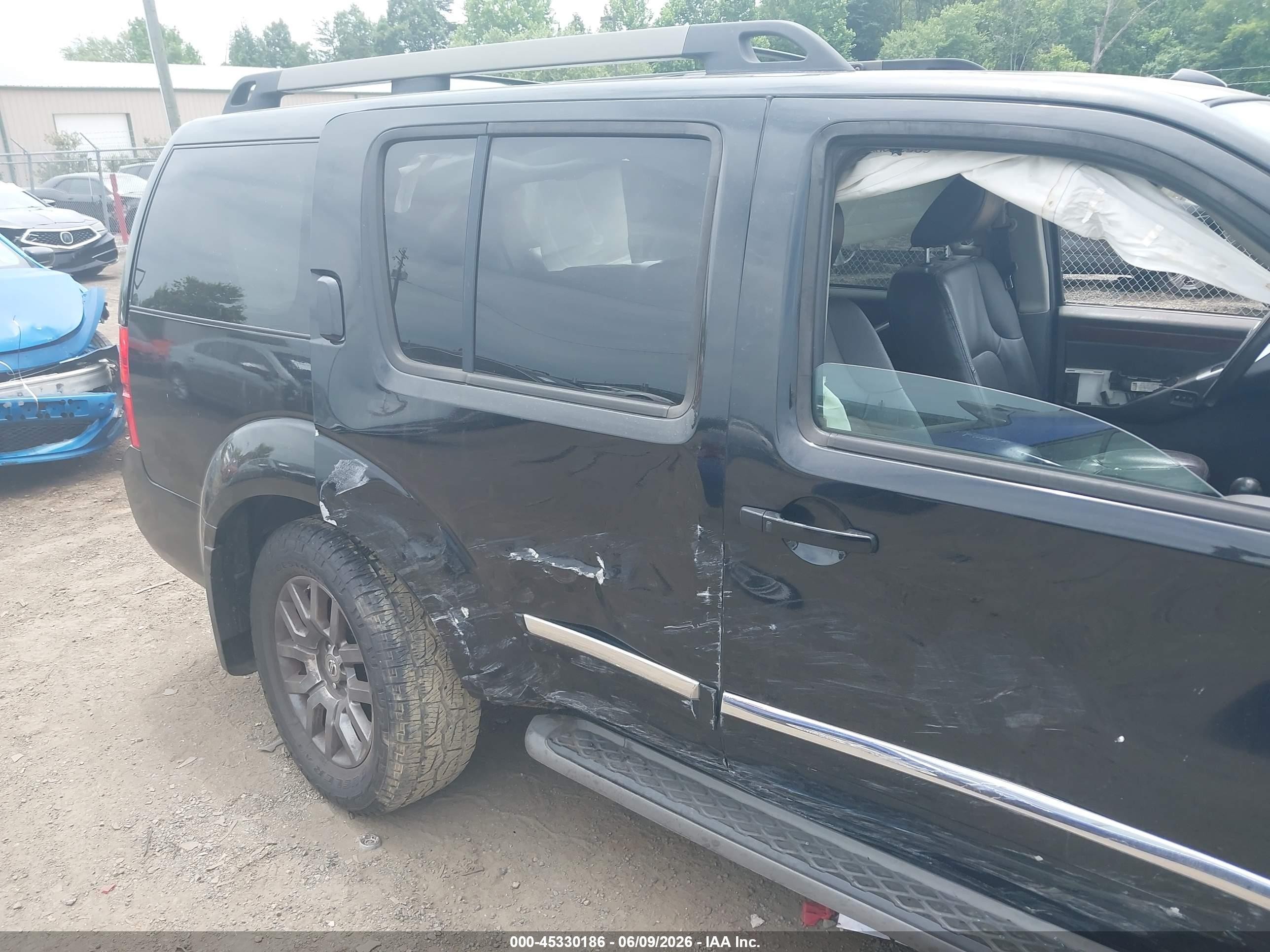 2010 Nissan Pathfinder Le Black vin: 5N1AR1NB5AC618291