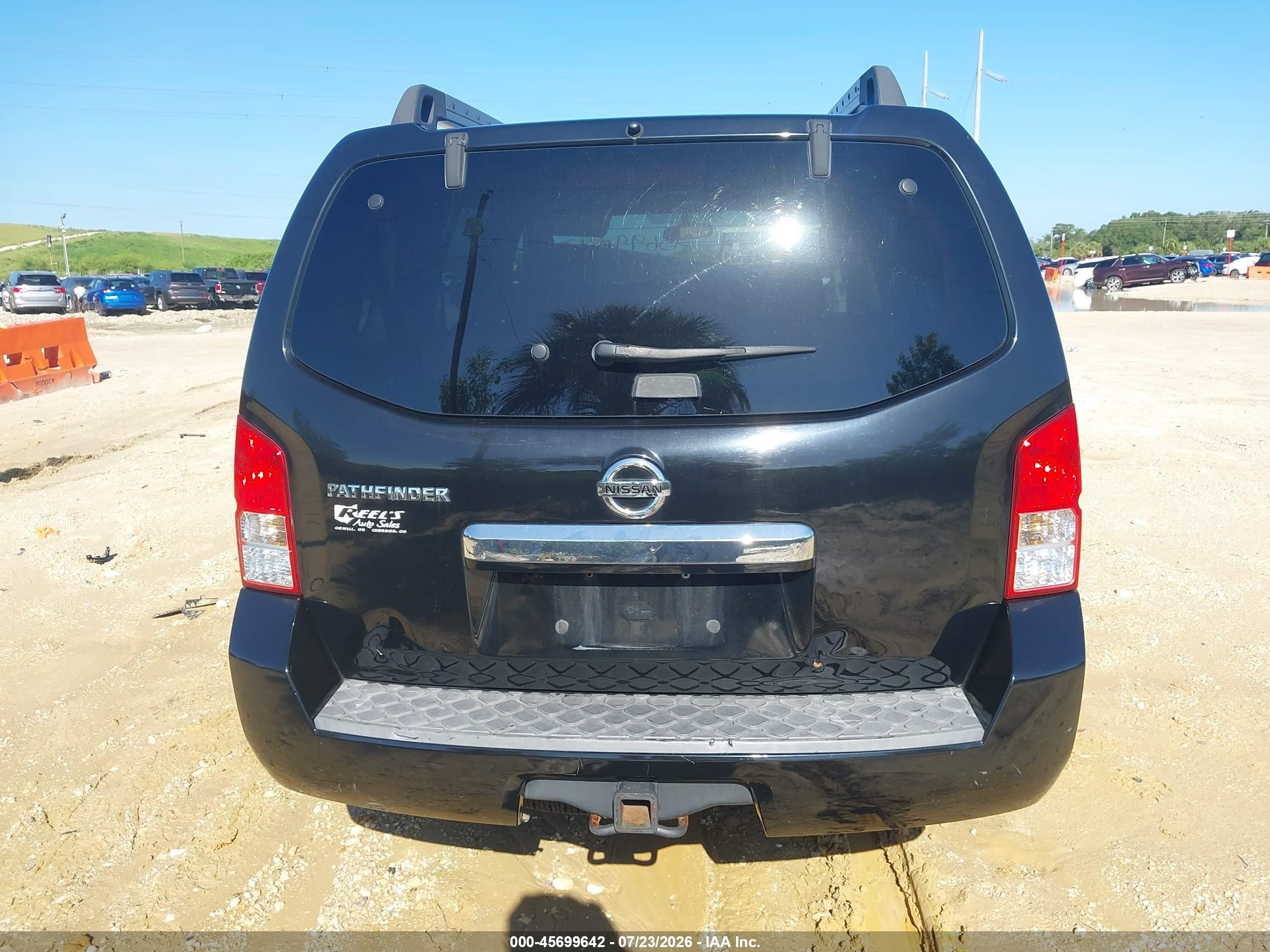 2011 Nissan Pathfinder S Черный vin: 5N1AR1NB5BC609222