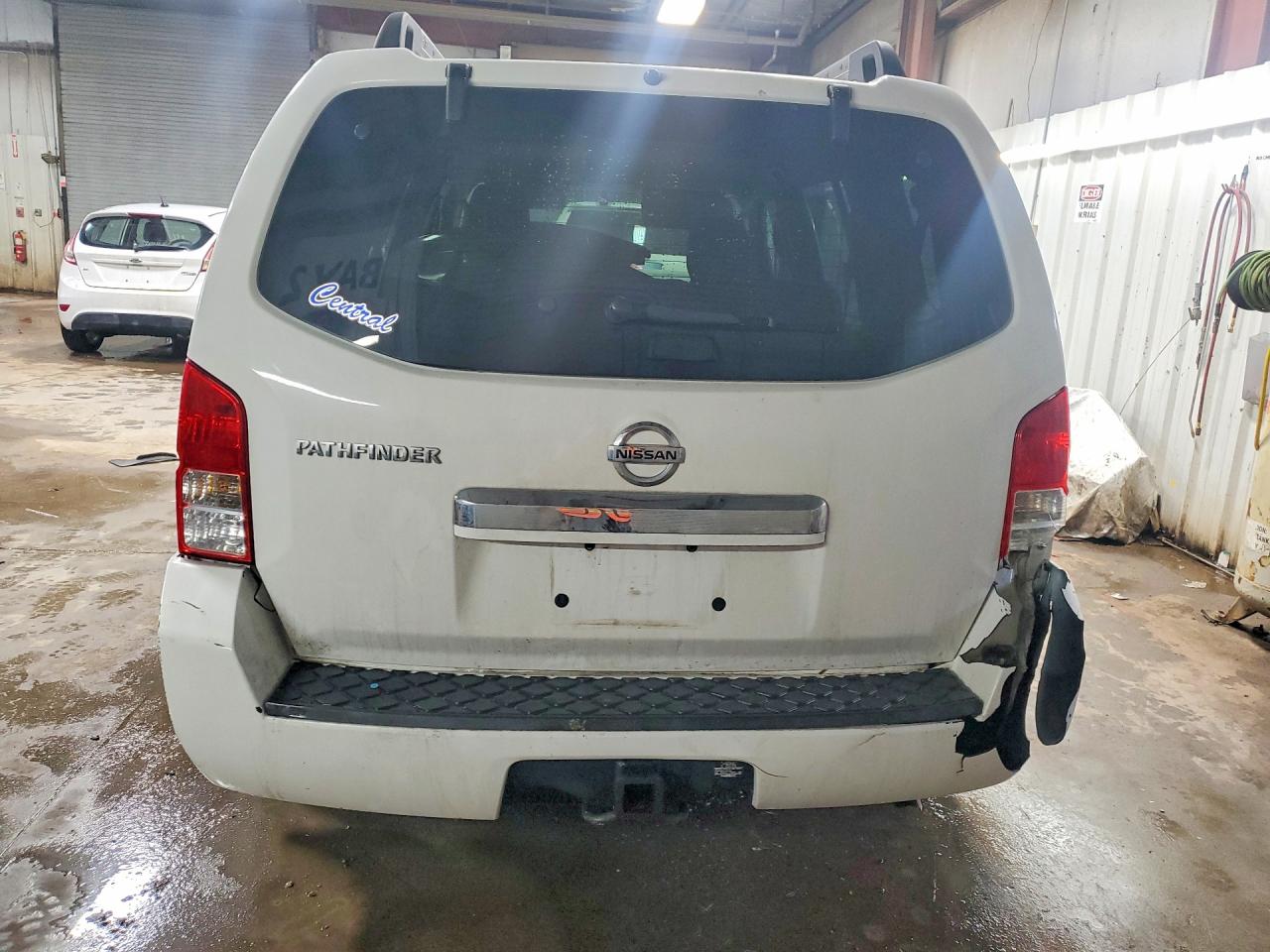 2011 Nissan Pathfinder S White vin: 5N1AR1NB5BC612489