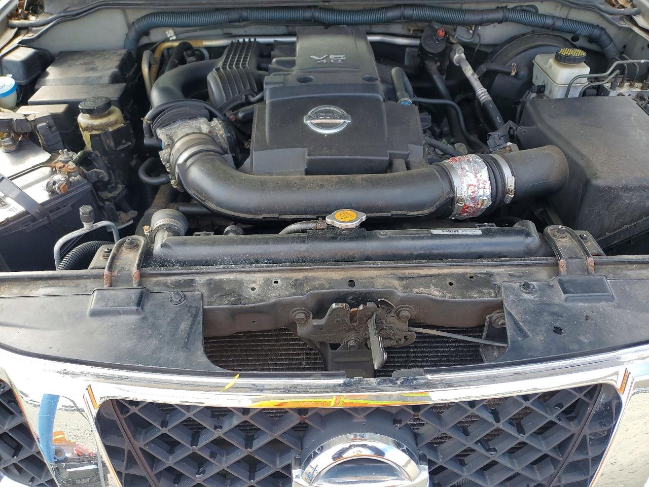 2010 Nissan Pathfinder S Silver vin: 5N1AR1NB6AC605176