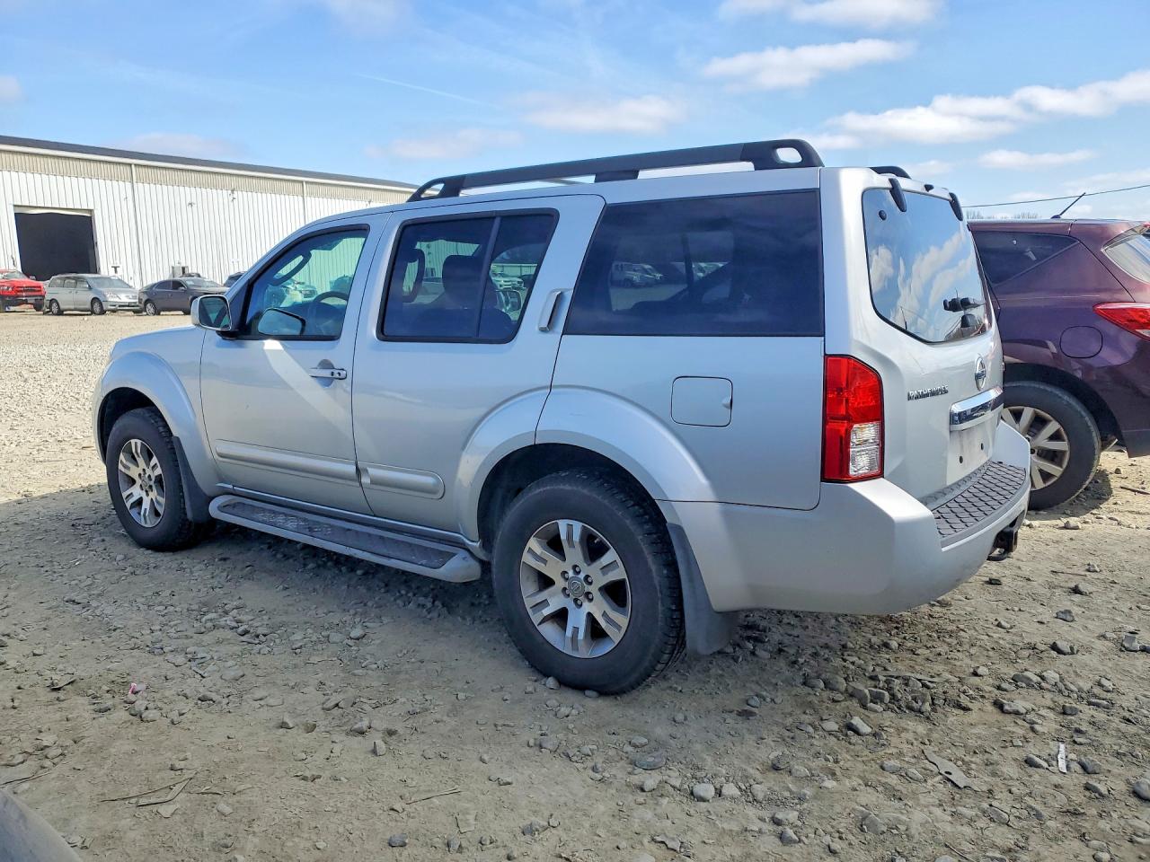 2010 Nissan Pathfinder S Silver vin: 5N1AR1NB6AC605176