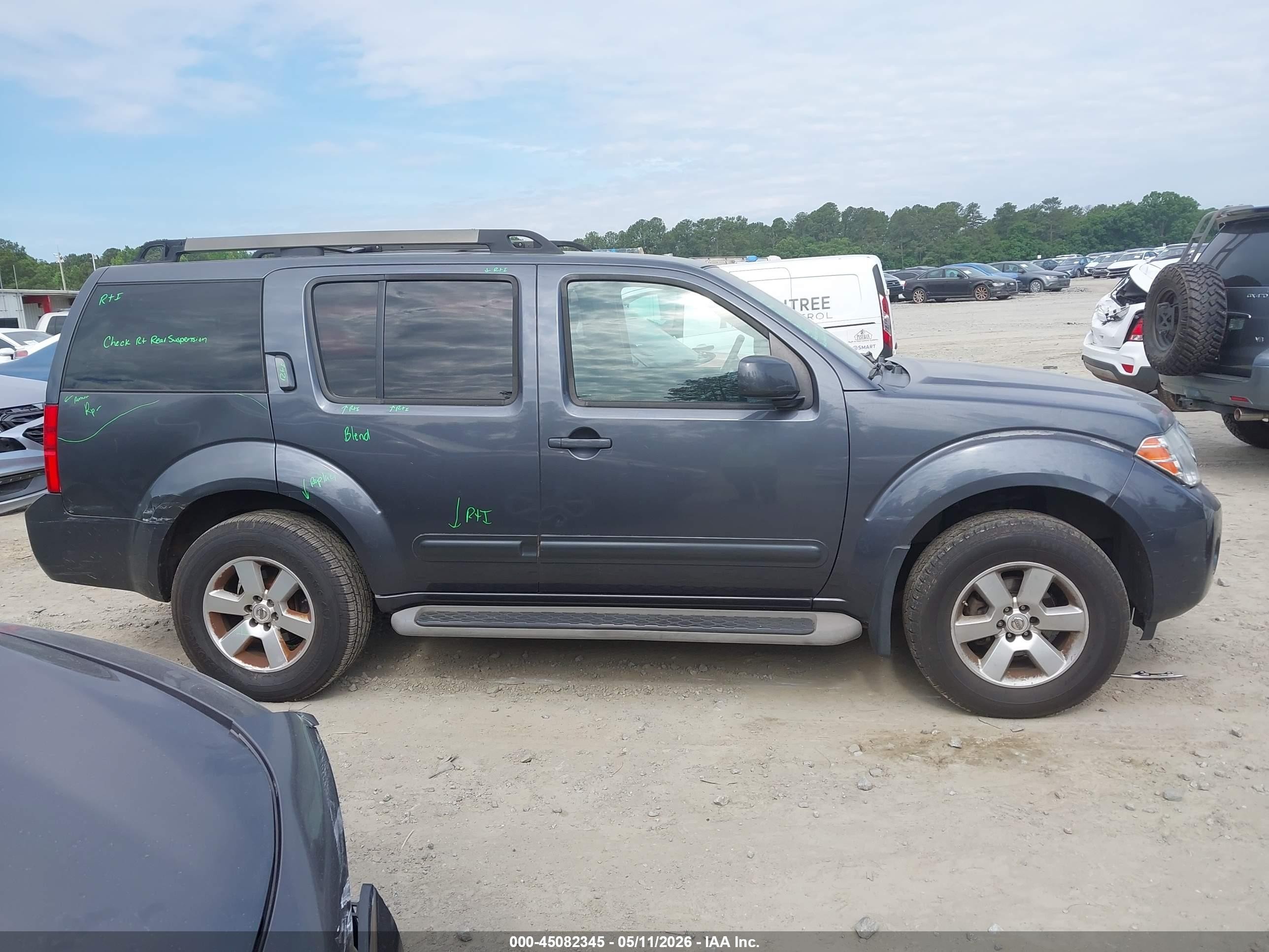 2011 Nissan Pathfinder Sv Gray vin: 5N1AR1NB6BC604112