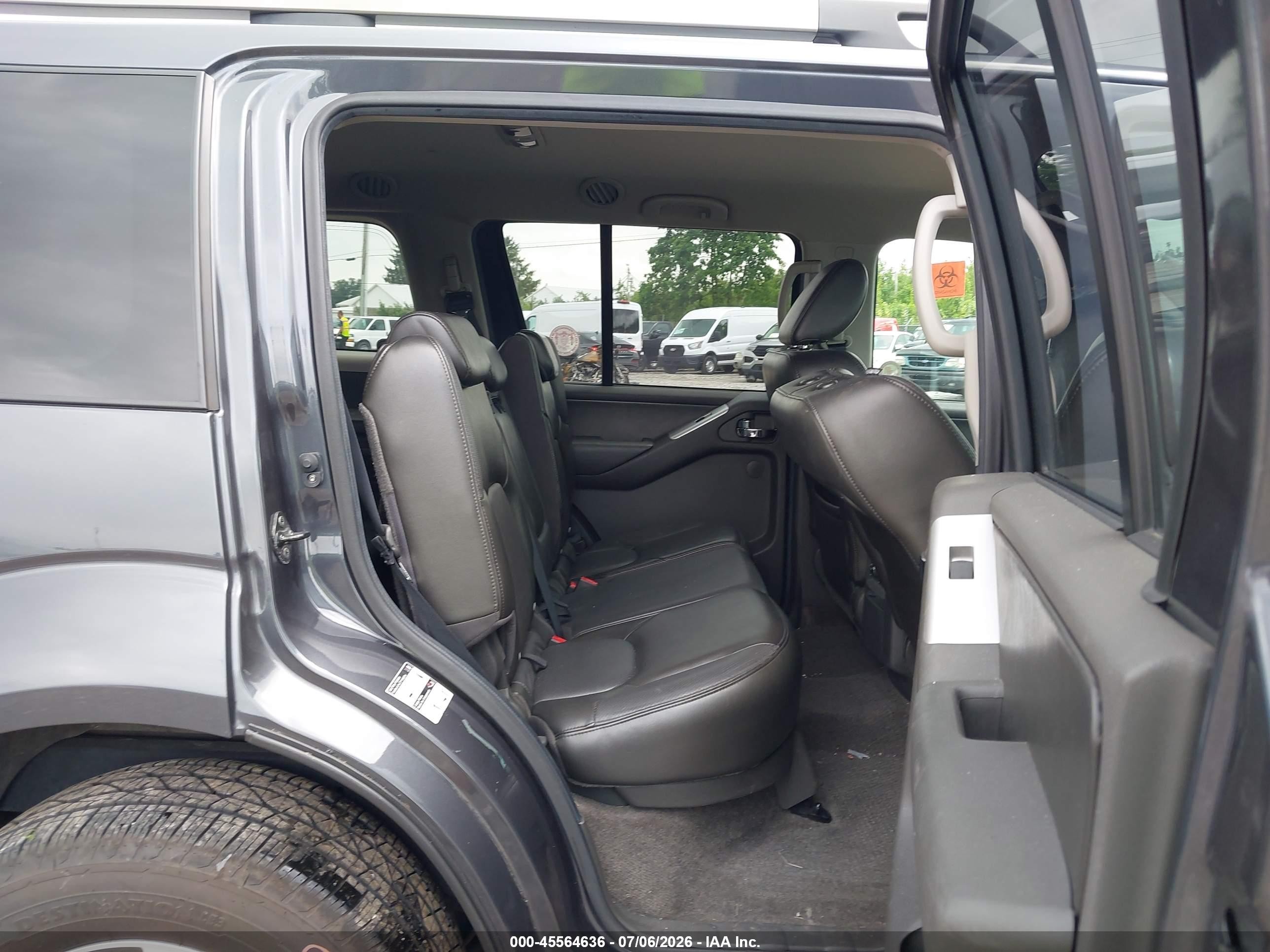 2011 Nissan Pathfinder Silver Black vin: 5N1AR1NB6BC616776
