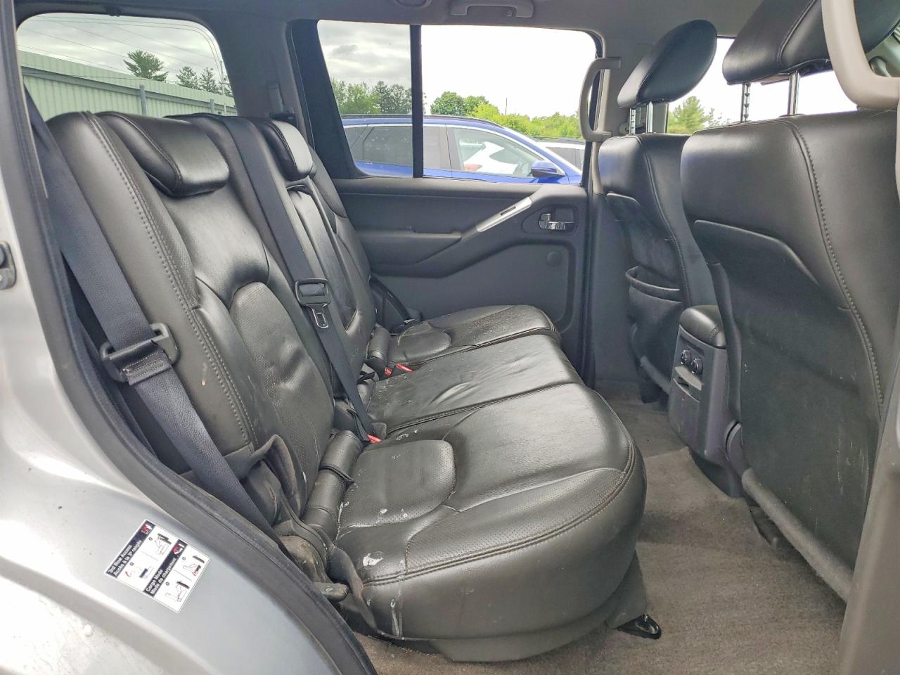 2011 Nissan Pathfinder S Silver vin: 5N1AR1NB6BC619161