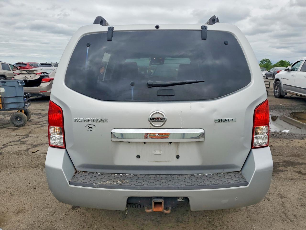 2011 Nissan Pathfinder S Silver vin: 5N1AR1NB6BC619161