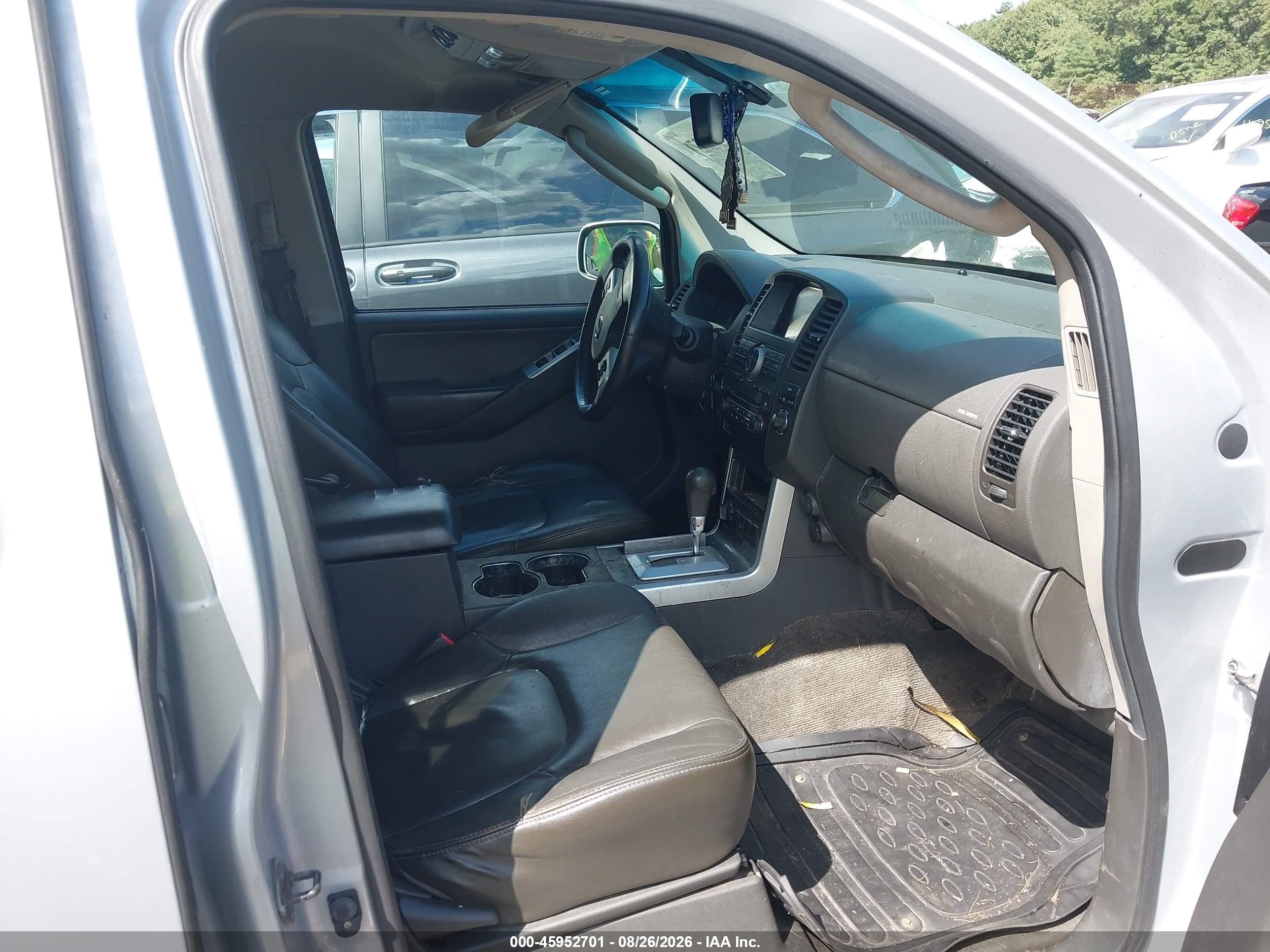 2011 Nissan Pathfinder Sv Silver vin: 5N1AR1NB6BC626126