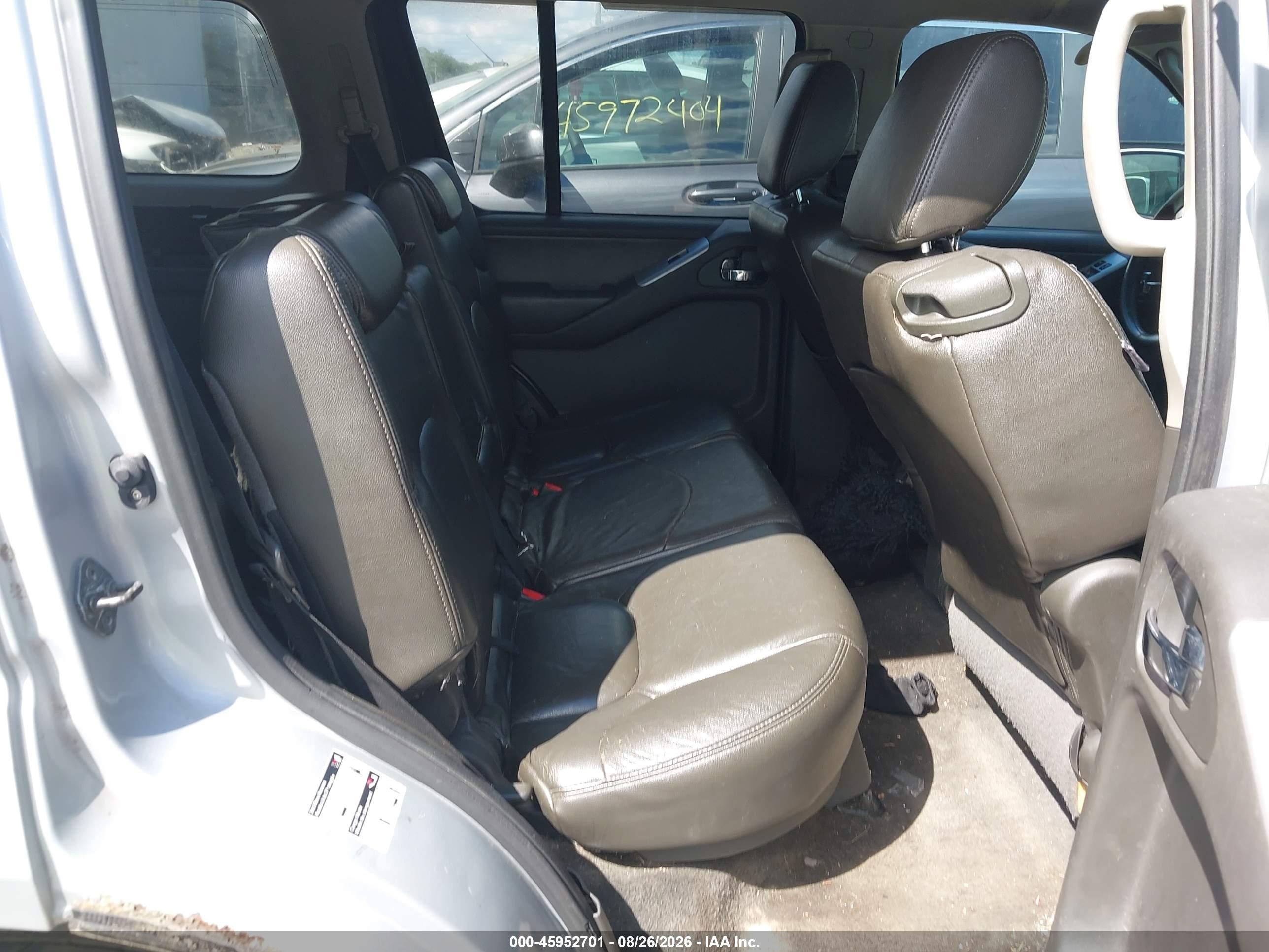 2011 Nissan Pathfinder Sv Silver vin: 5N1AR1NB6BC626126