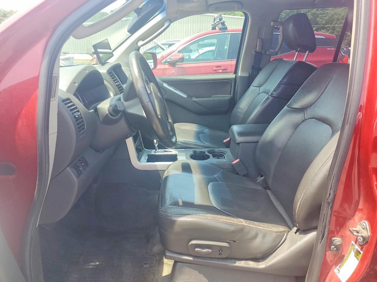 2012 Nissan Pathfinder S Red vin: 5N1AR1NB6CC601938