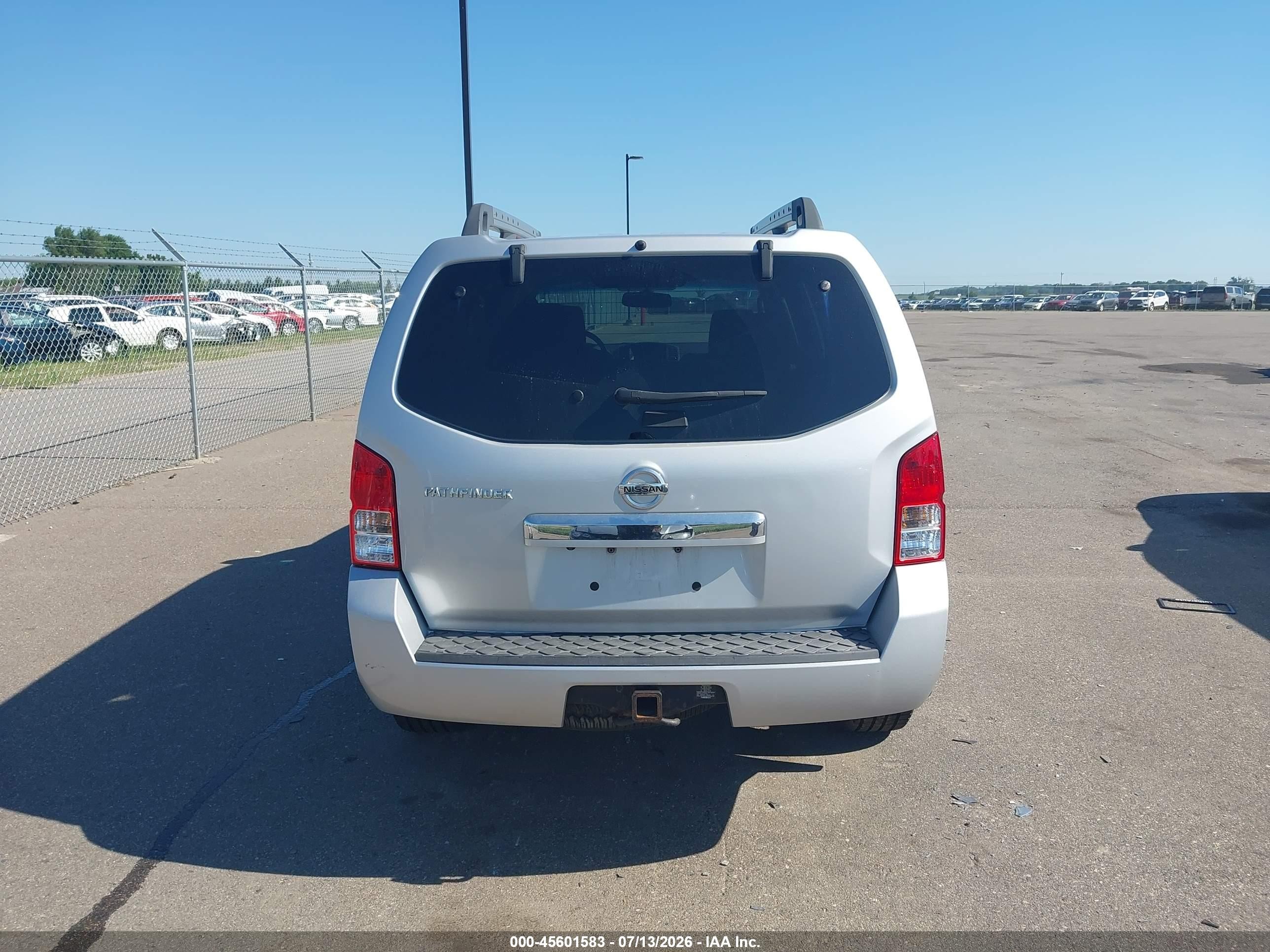 2012 Nissan Pathfinder Sv Silver vin: 5N1AR1NB6CC610185
