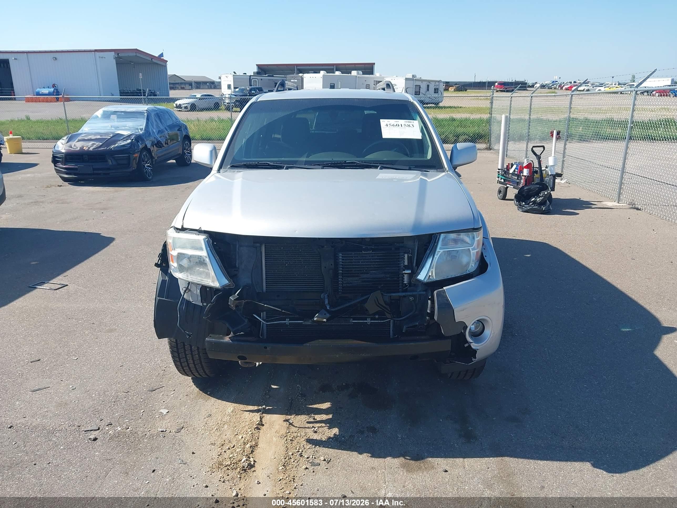 2012 Nissan Pathfinder Sv Silver vin: 5N1AR1NB6CC610185