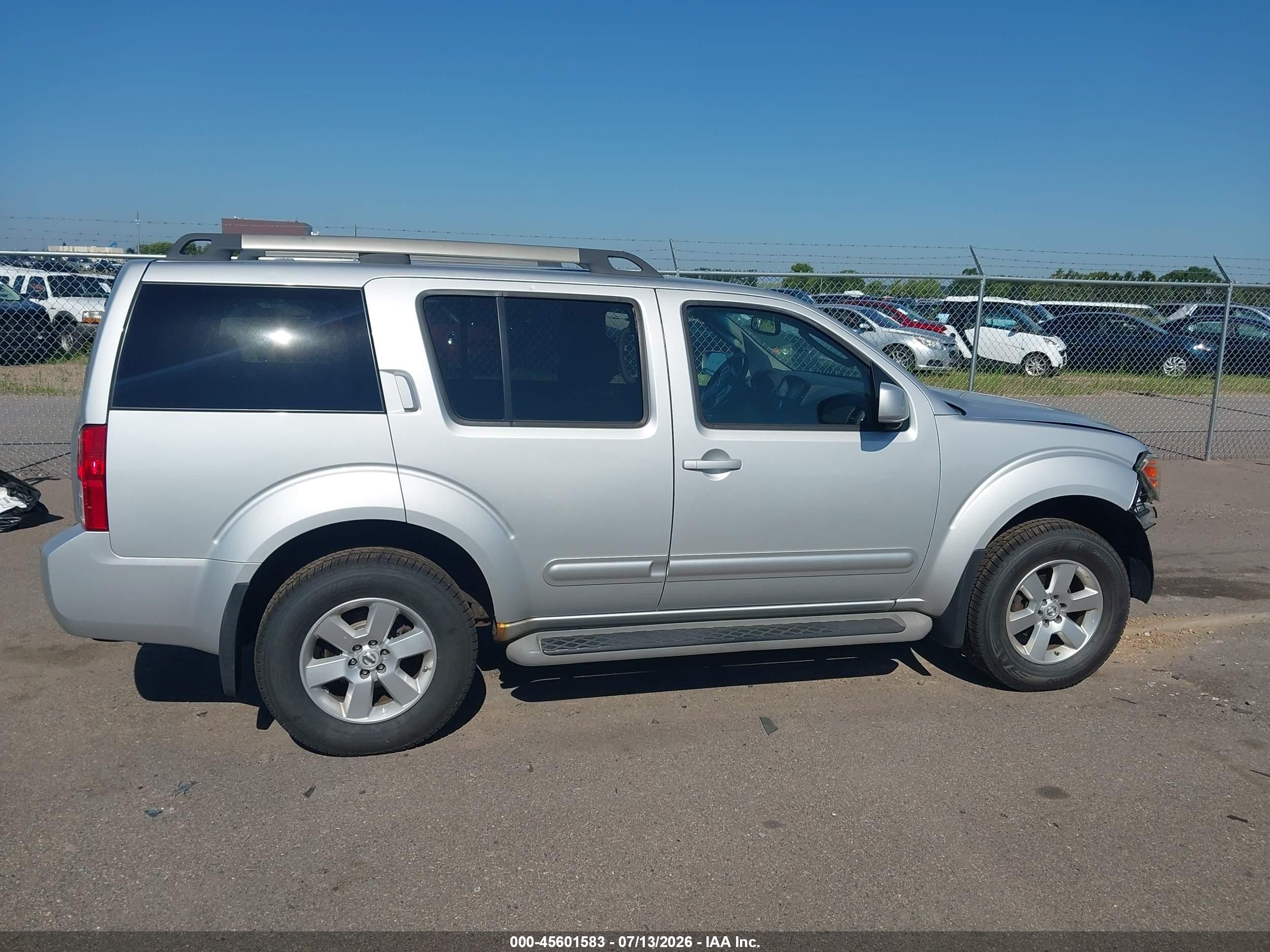 2012 Nissan Pathfinder Sv Silver vin: 5N1AR1NB6CC610185