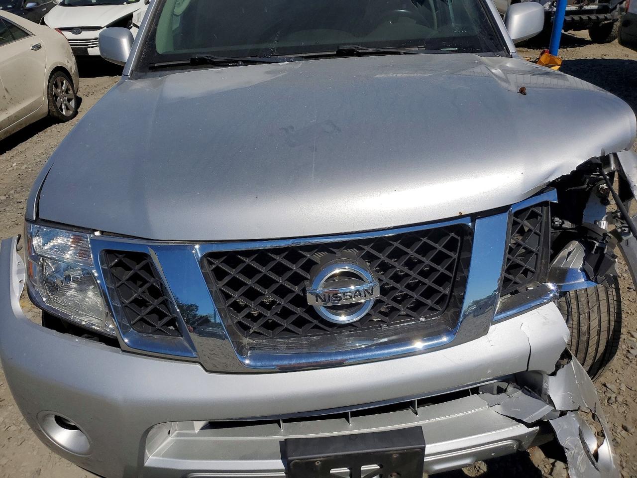 2012 Nissan Pathfinder S Silver vin: 5N1AR1NB6CC615984