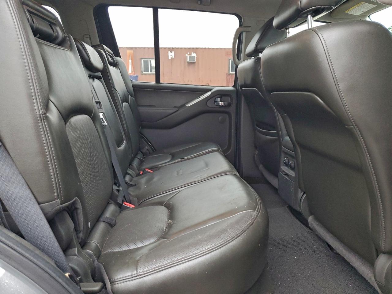 2012 Nissan Pathfinder S Silver vin: 5N1AR1NB6CC632347