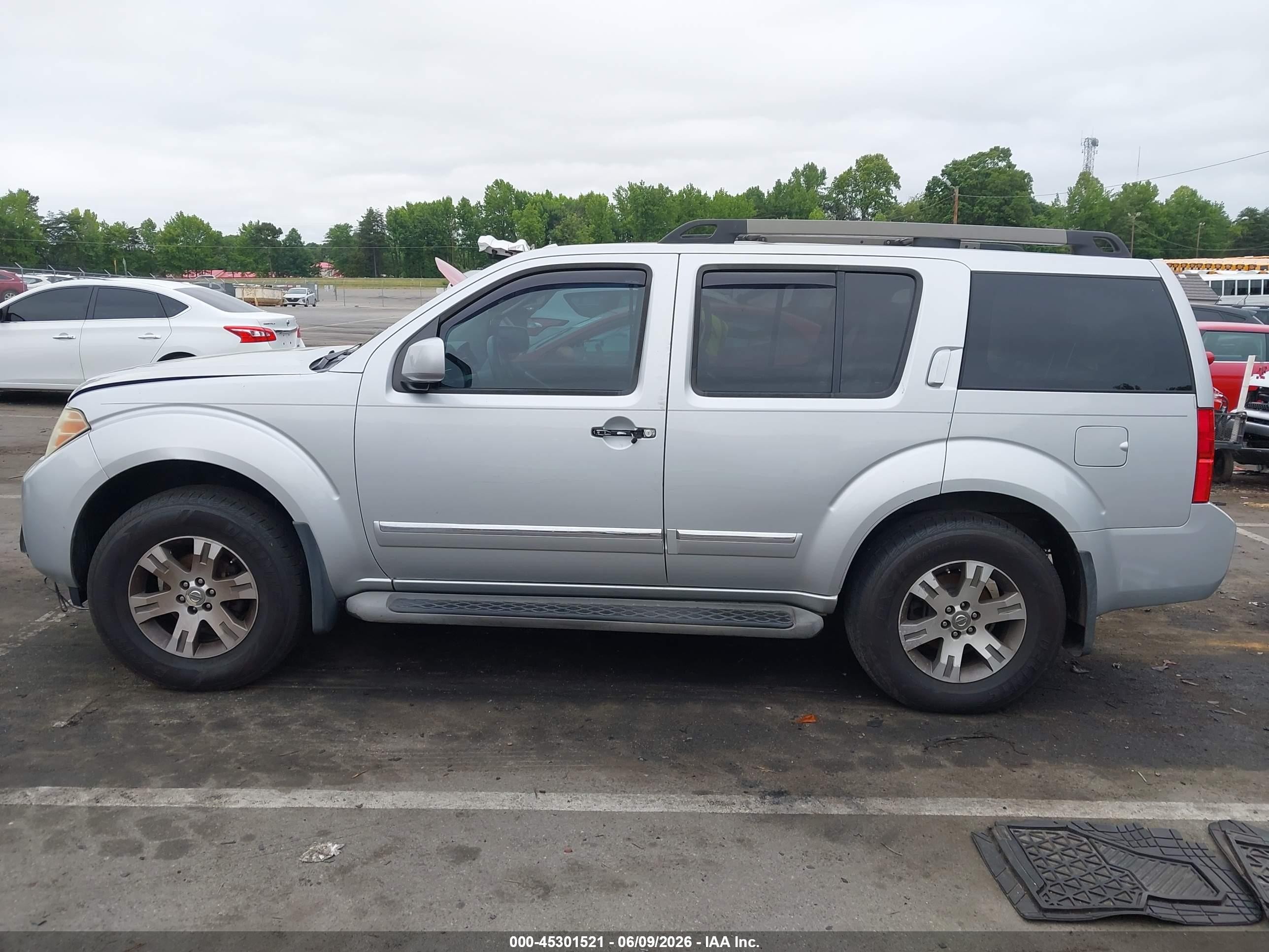 2012 Nissan Pathfinder Silver Silver vin: 5N1AR1NB6CC640349