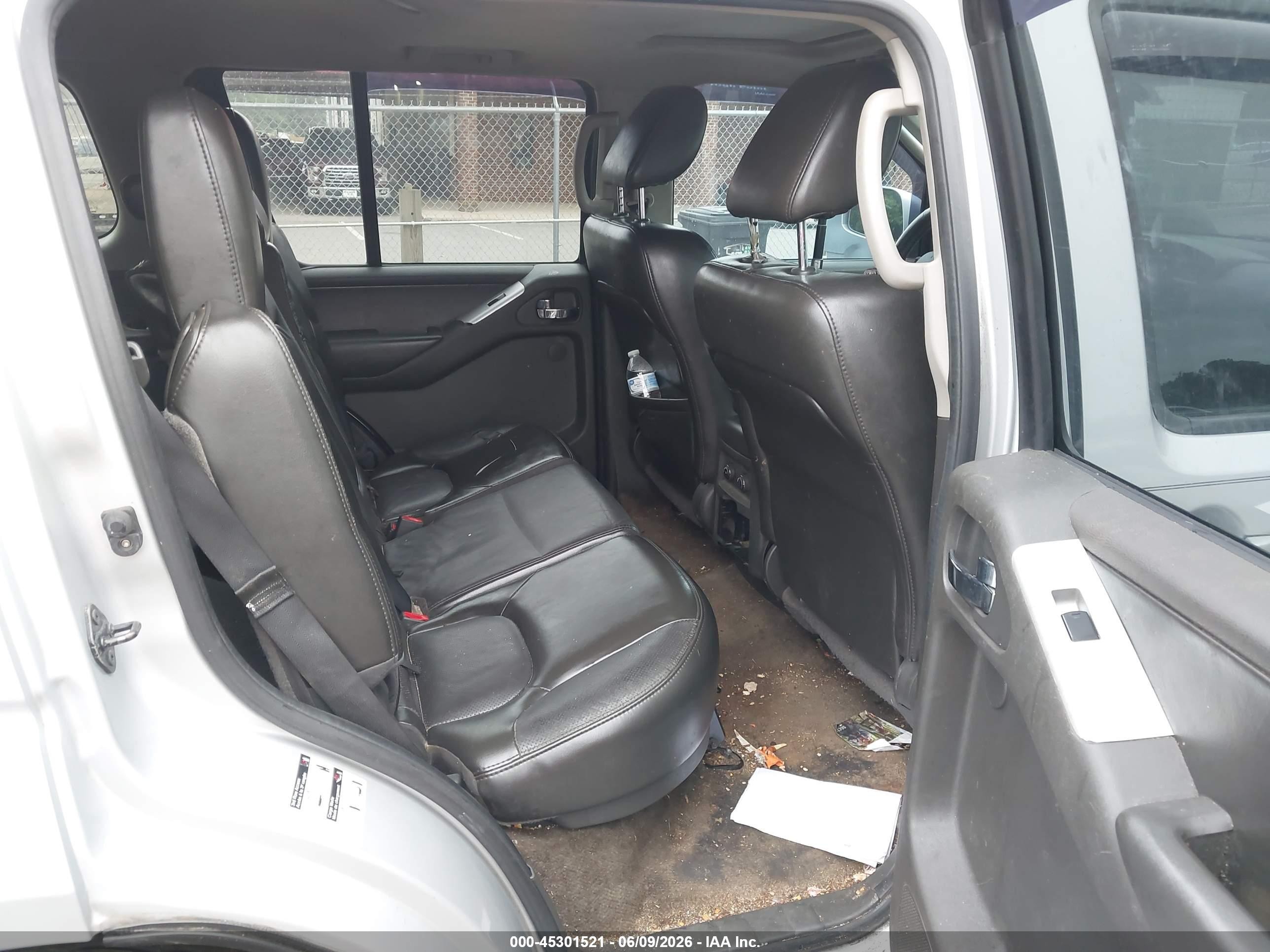 2012 Nissan Pathfinder Silver Silver vin: 5N1AR1NB6CC640349