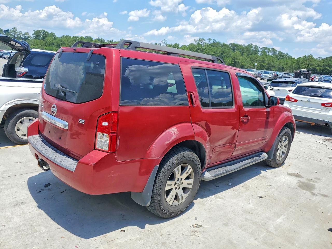 2010 Nissan Pathfinder S Red vin: 5N1AR1NB7AC601945