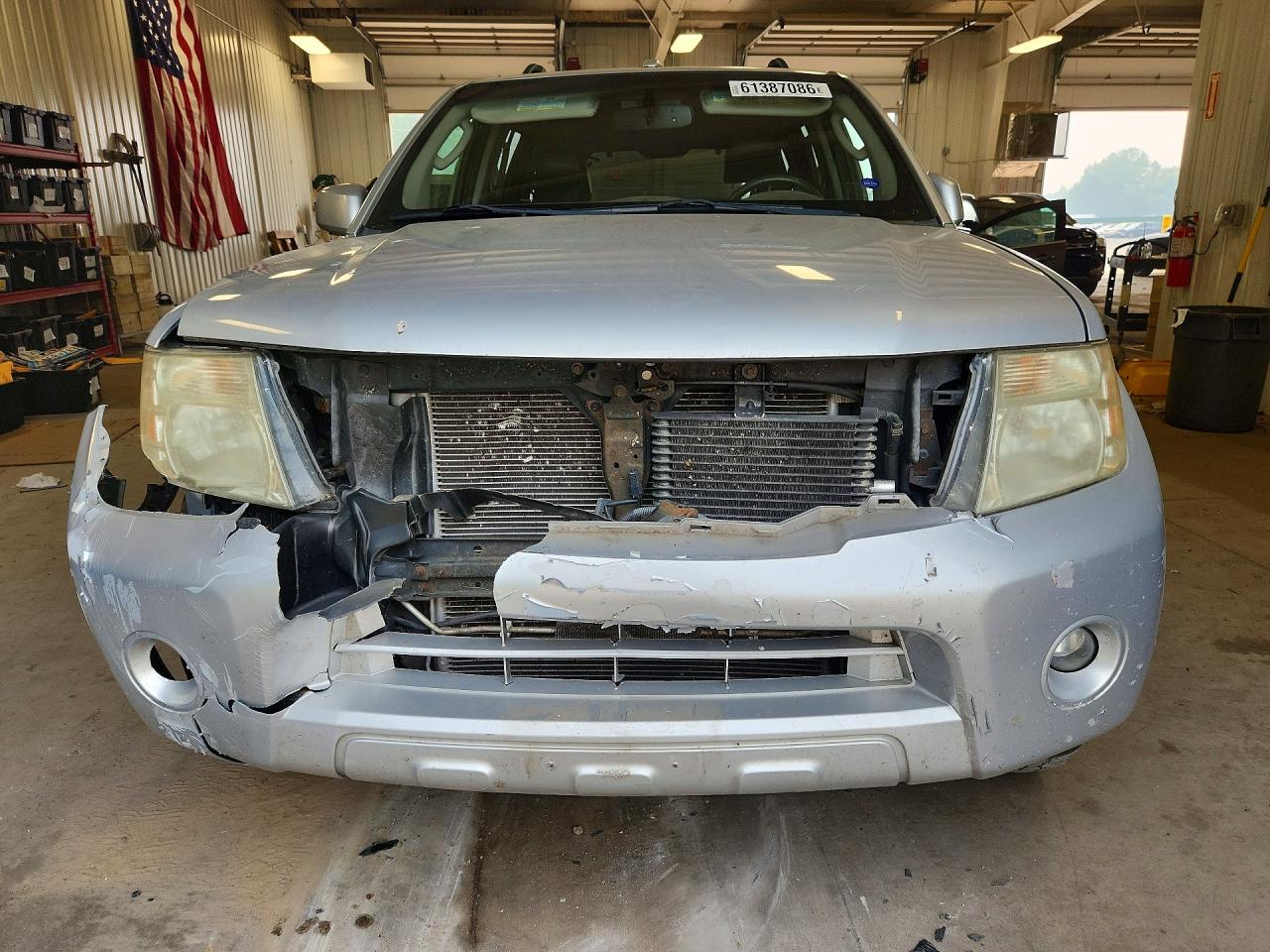 2011 Nissan Pathfinder S Silver vin: 5N1AR1NB7BC610906