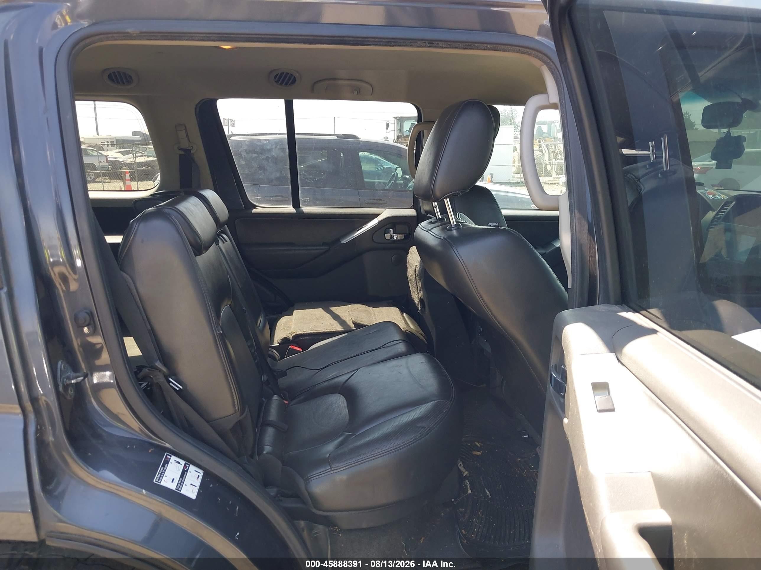 2011 Nissan Pathfinder Silver Gray vin: 5N1AR1NB7BC621016