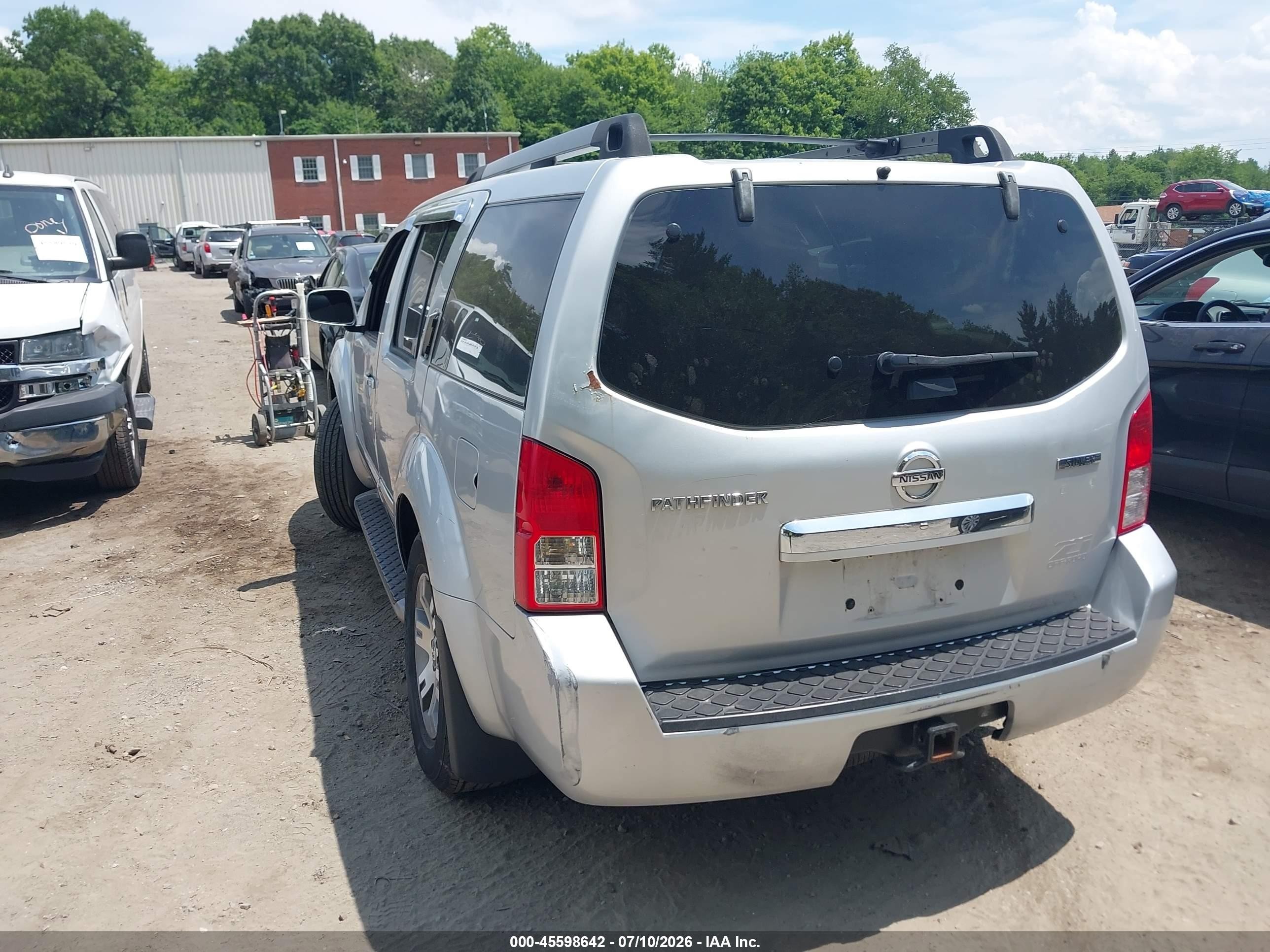 2011 Nissan Pathfinder Silver Silver vin: 5N1AR1NB7BC627883