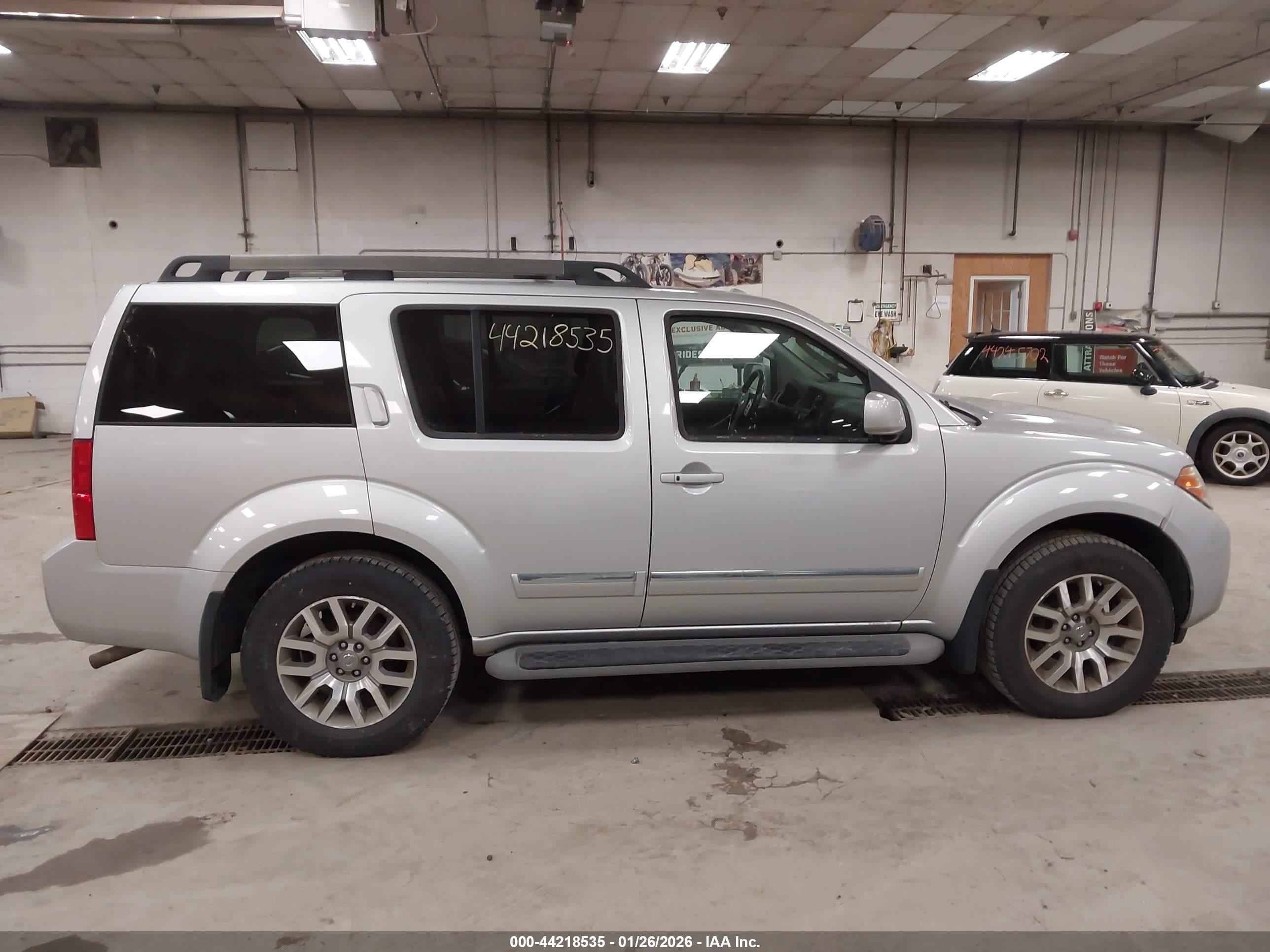 2012 Nissan Pathfinder Le Серебряный vin: 5N1AR1NB7CC607960