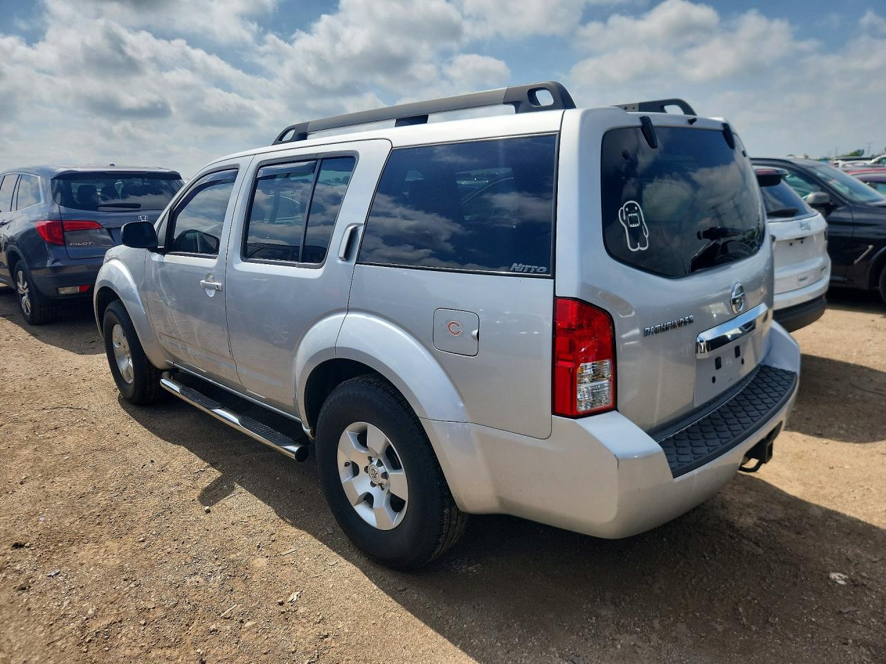 2012 Nissan Pathfinder S Silver vin: 5N1AR1NB7CC628890