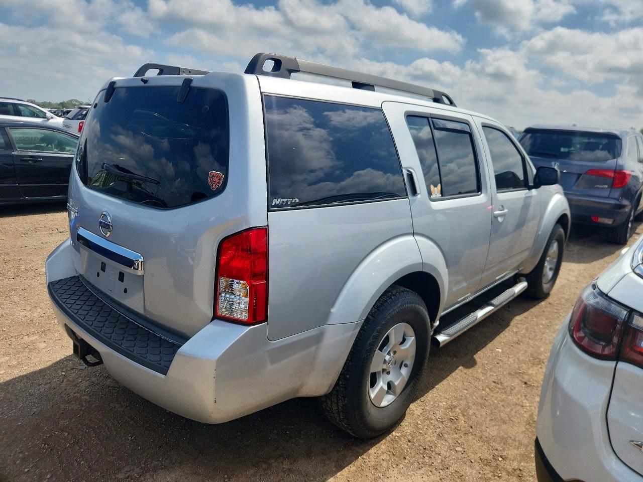 2012 Nissan Pathfinder S Silver vin: 5N1AR1NB7CC628890