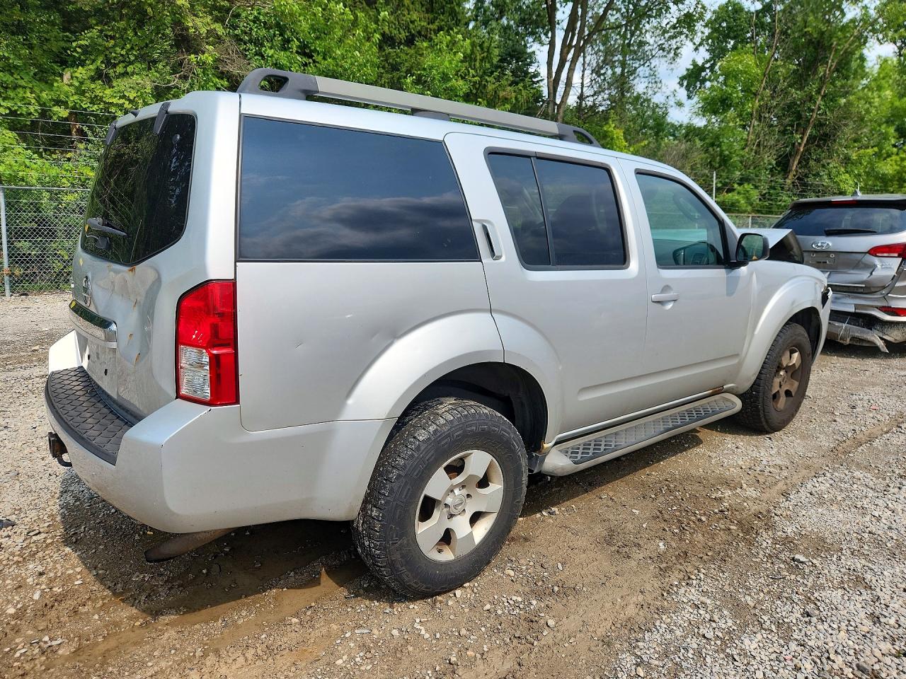 2012 Nissan Pathfinder S Silver vin: 5N1AR1NB7CC637041