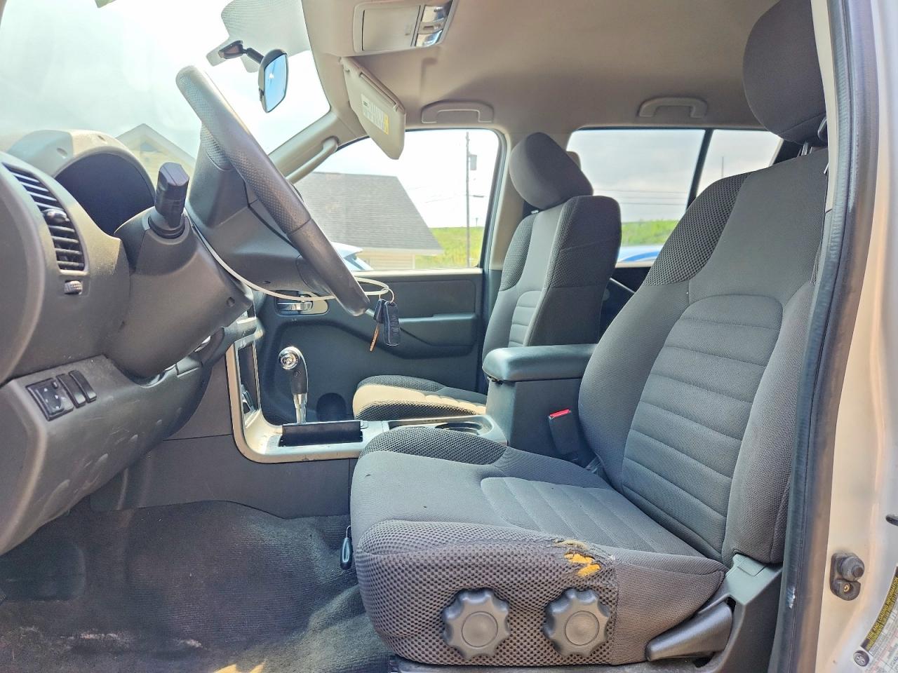 2012 Nissan Pathfinder S Silver vin: 5N1AR1NB7CC637041