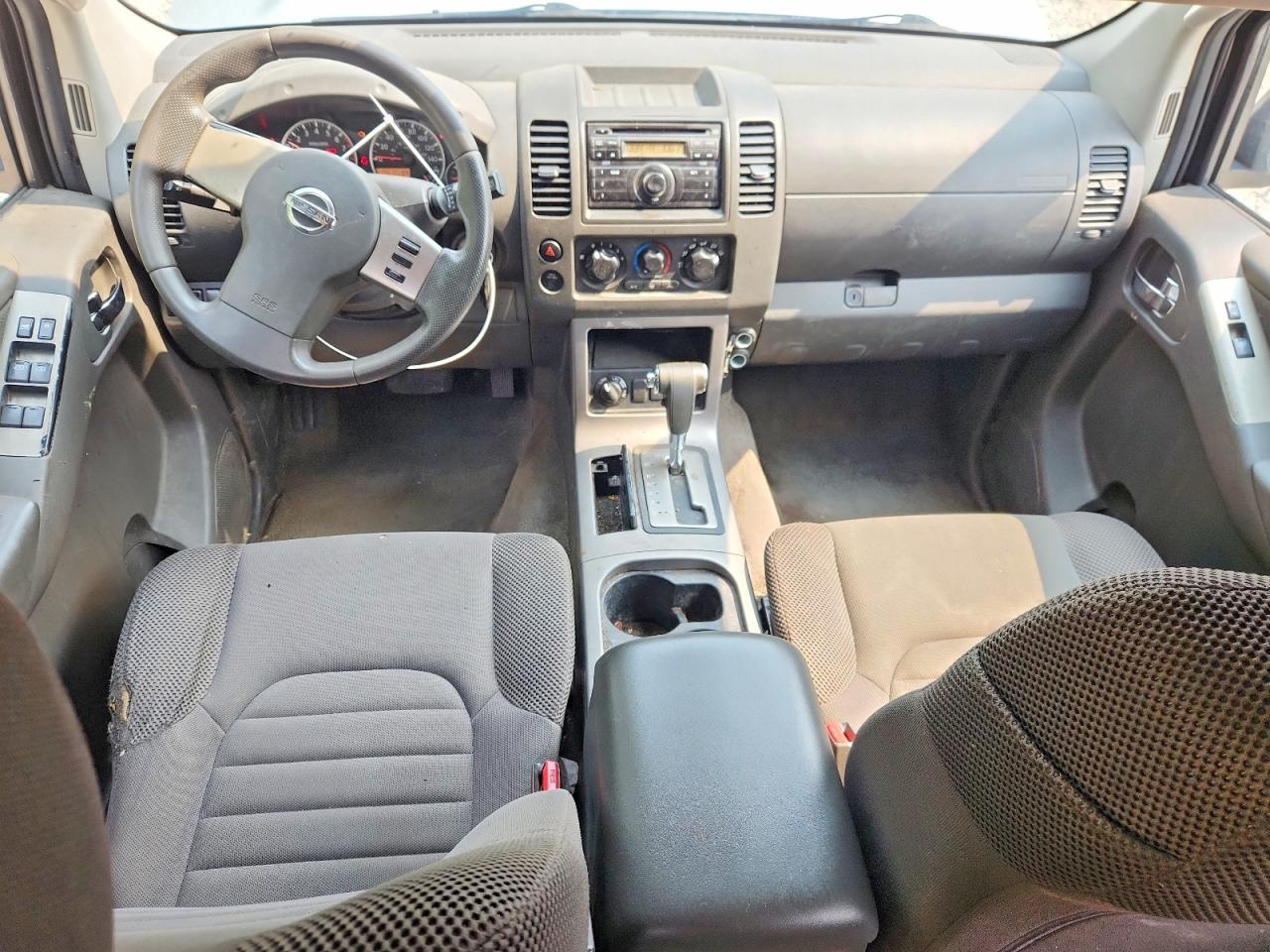 2012 Nissan Pathfinder S Silver vin: 5N1AR1NB7CC637041