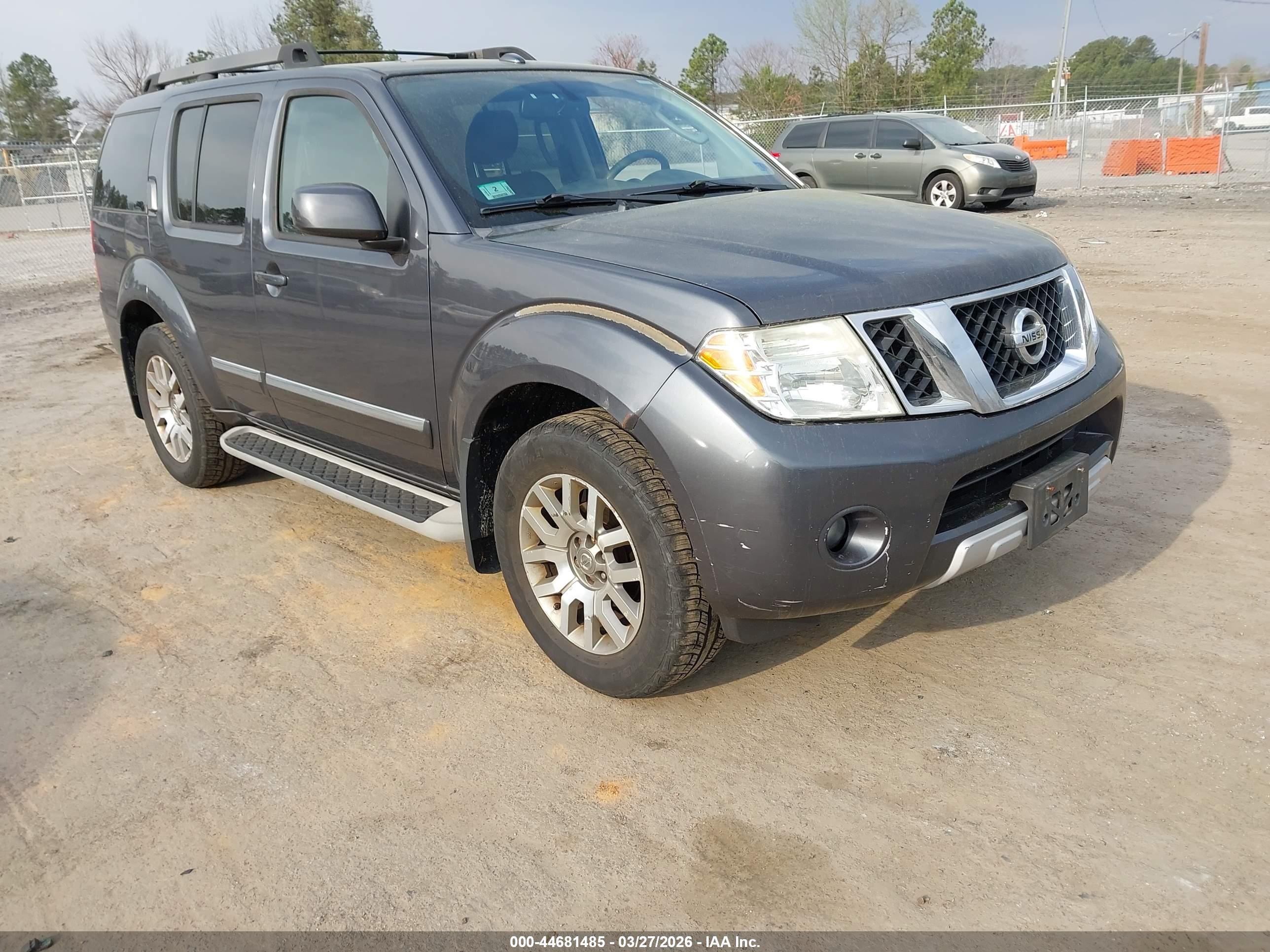 2011 Nissan Pathfinder Le Gray vin: 5N1AR1NB8BC614320