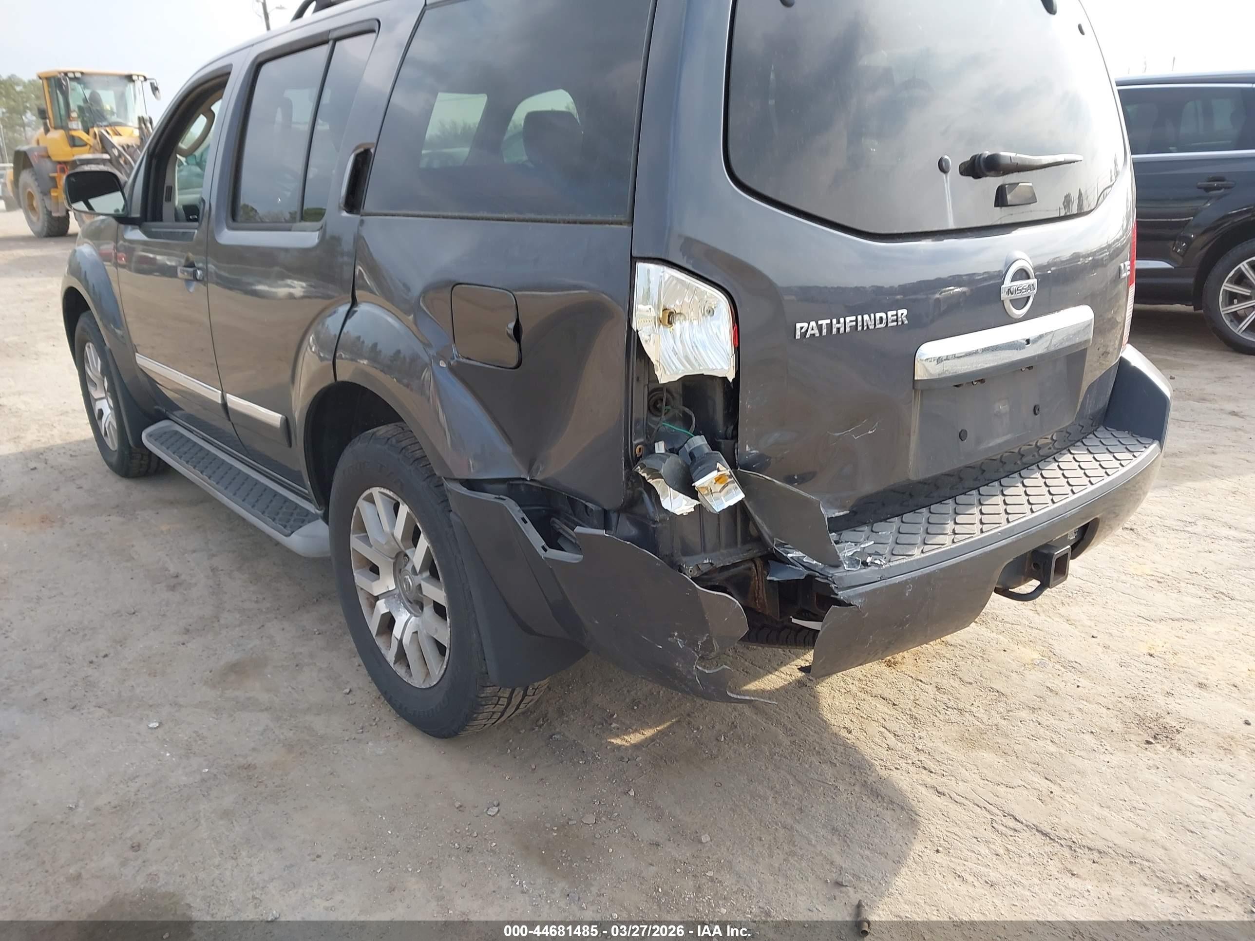 2011 Nissan Pathfinder Le Gray vin: 5N1AR1NB8BC614320