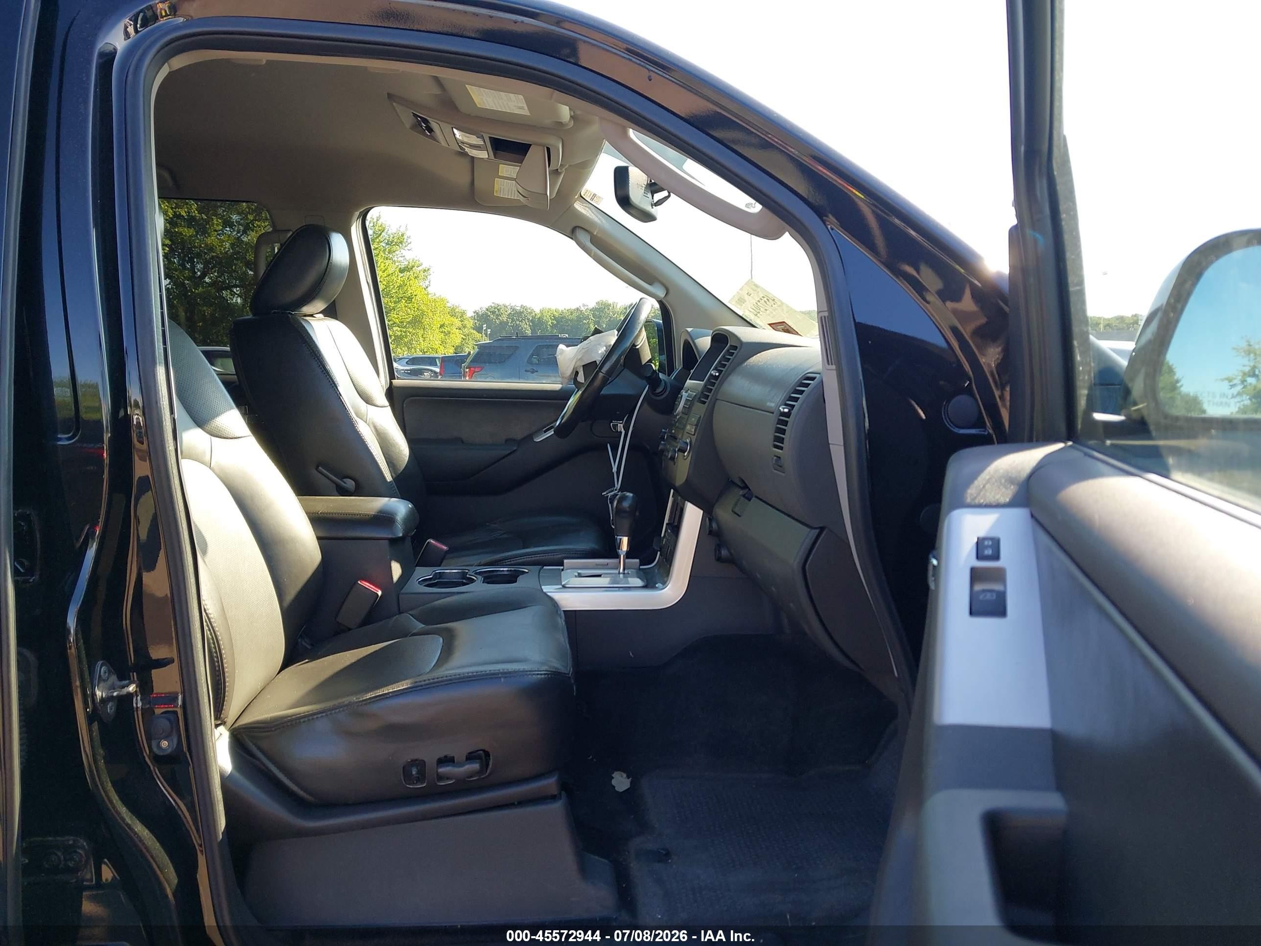 2011 Nissan Pathfinder Silver Черный vin: 5N1AR1NB8BC617606
