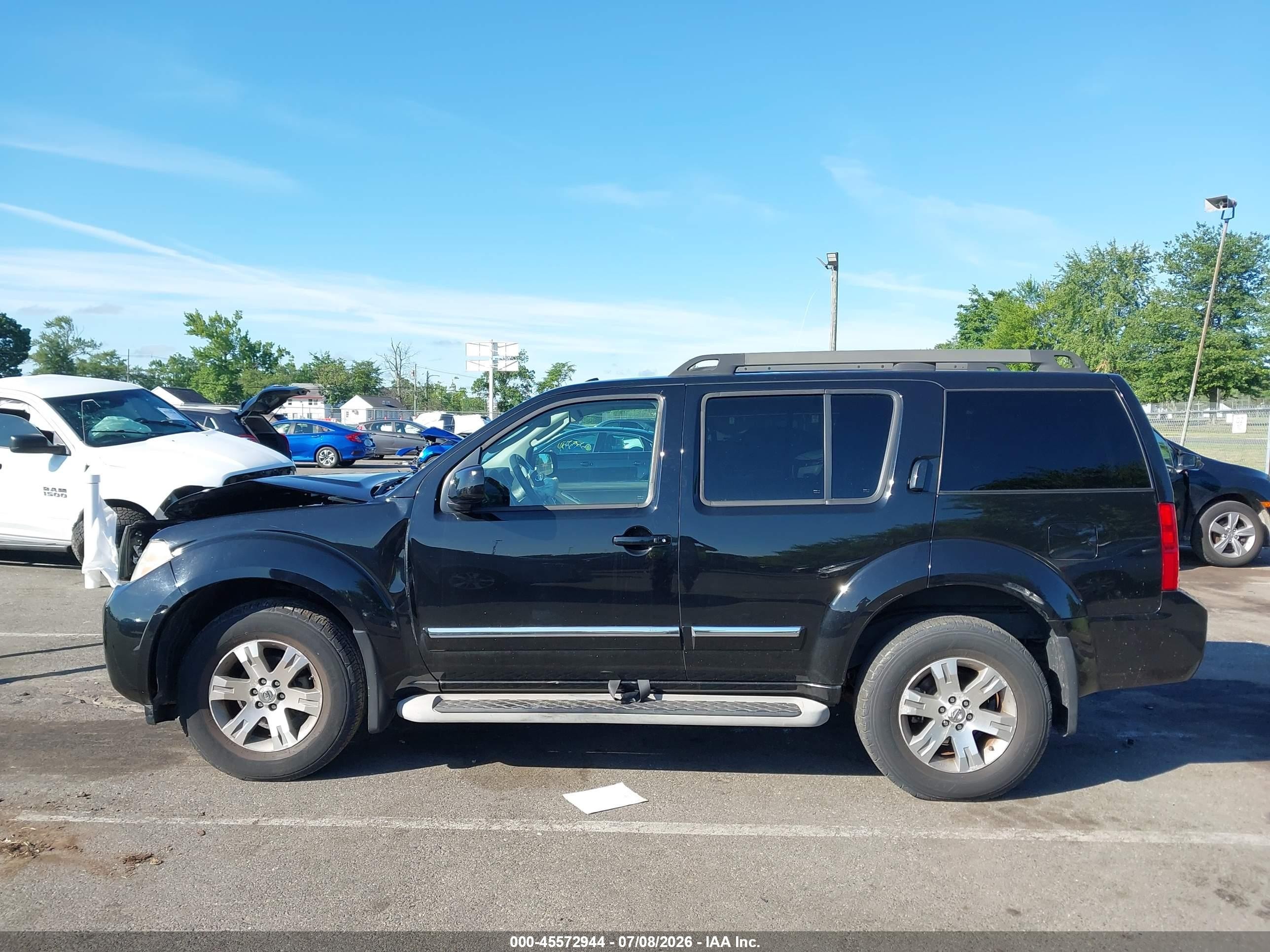 2011 Nissan Pathfinder Silver Черный vin: 5N1AR1NB8BC617606