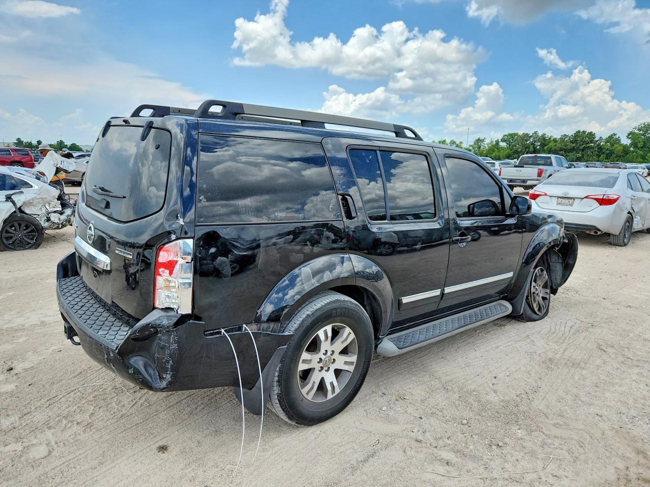 2011 Nissan Pathfinder S Black vin: 5N1AR1NB8BC629321
