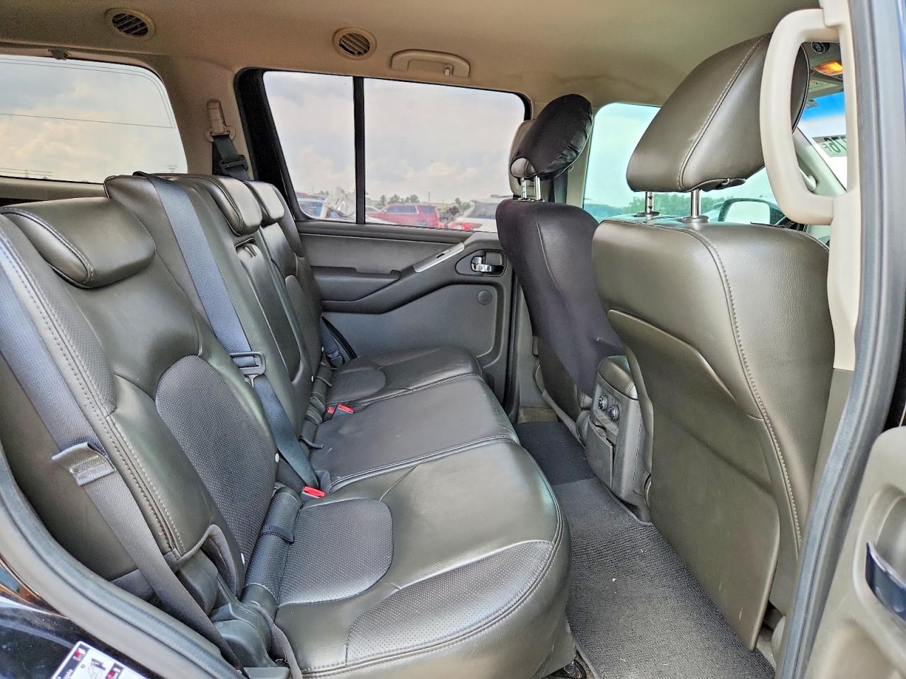 2011 Nissan Pathfinder S Black vin: 5N1AR1NB8BC629321