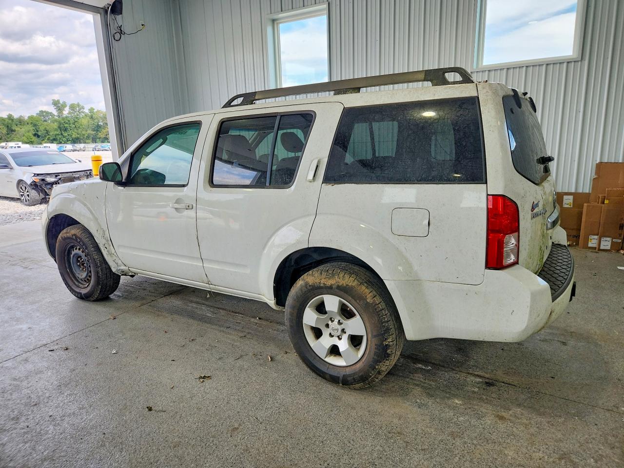 2011 Nissan Pathfinder S White vin: 5N1AR1NB8BC630601