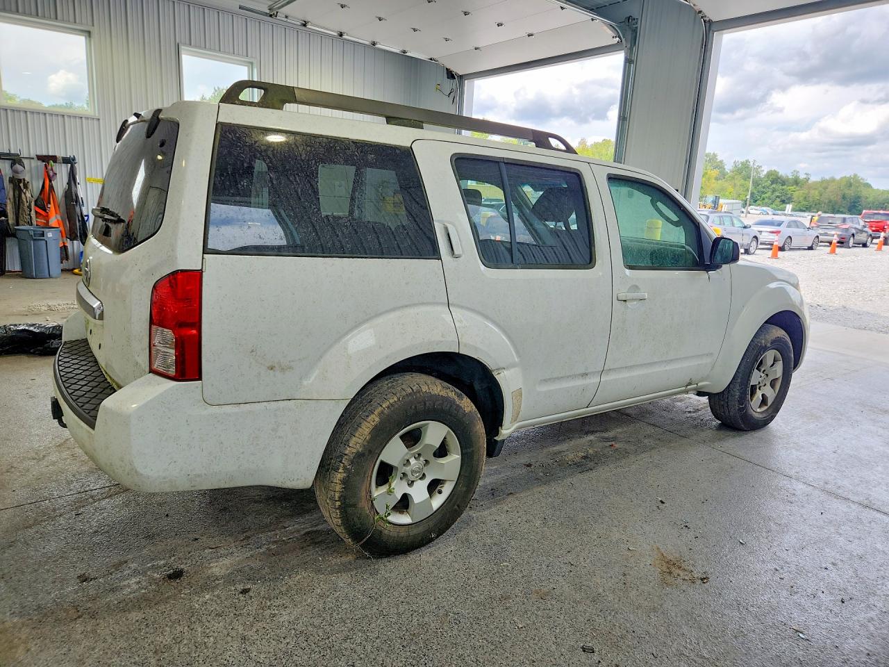 2011 Nissan Pathfinder S White vin: 5N1AR1NB8BC630601
