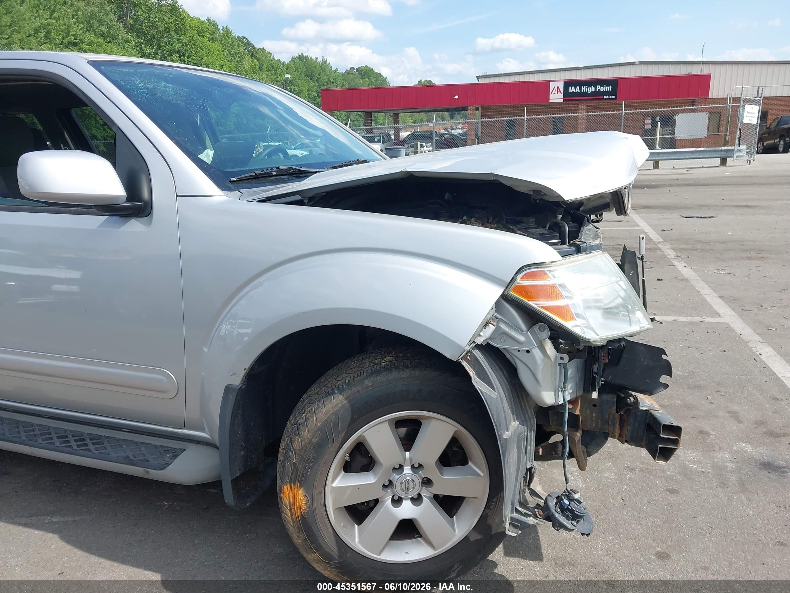 2012 Nissan Pathfinder Sv Silver vin: 5N1AR1NB8CC607952
