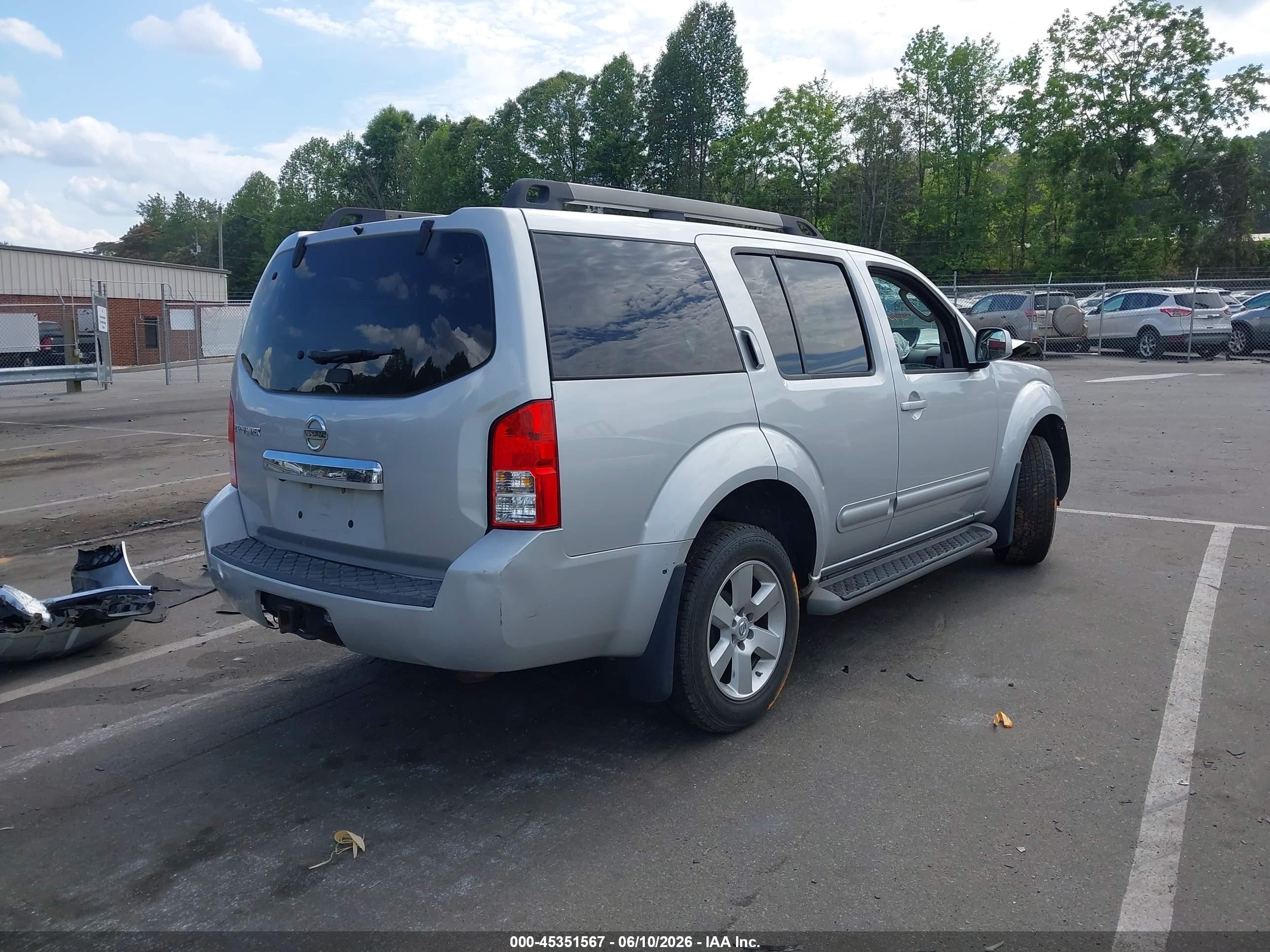 2012 Nissan Pathfinder Sv Silver vin: 5N1AR1NB8CC607952